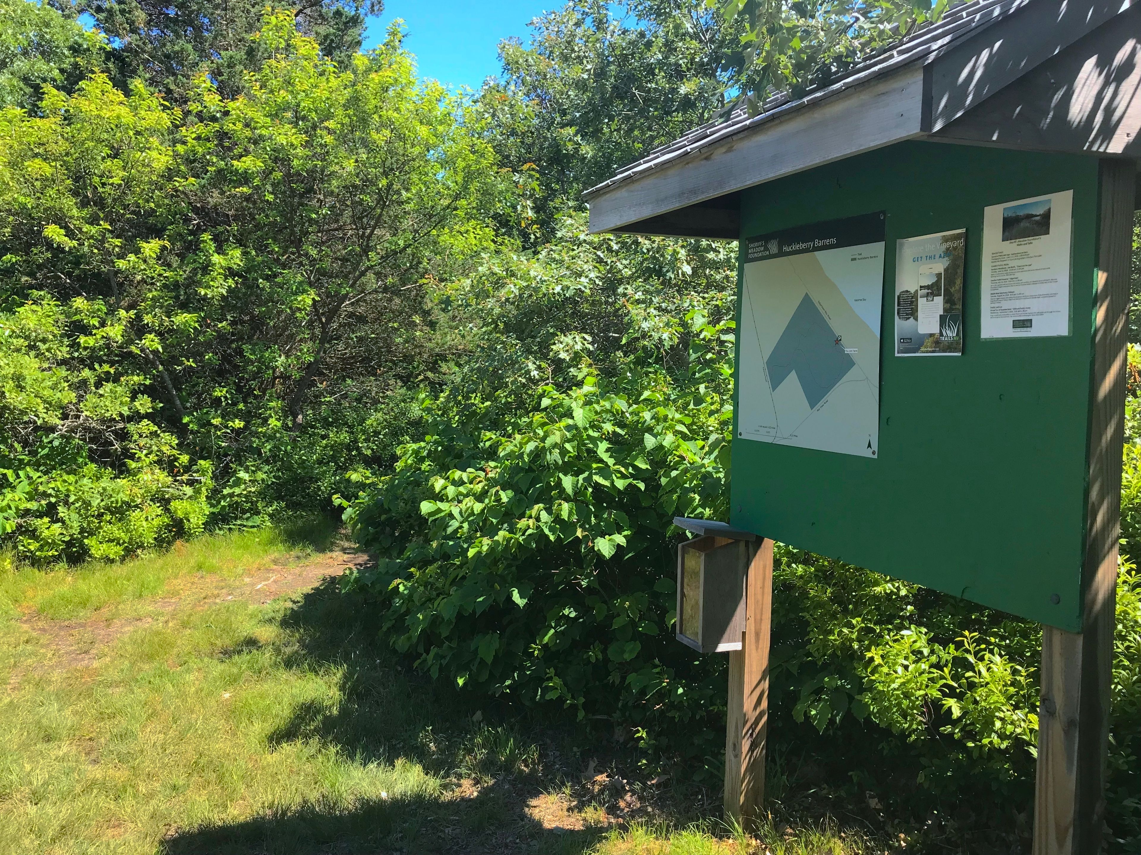 Kiosk entering the Red trail.