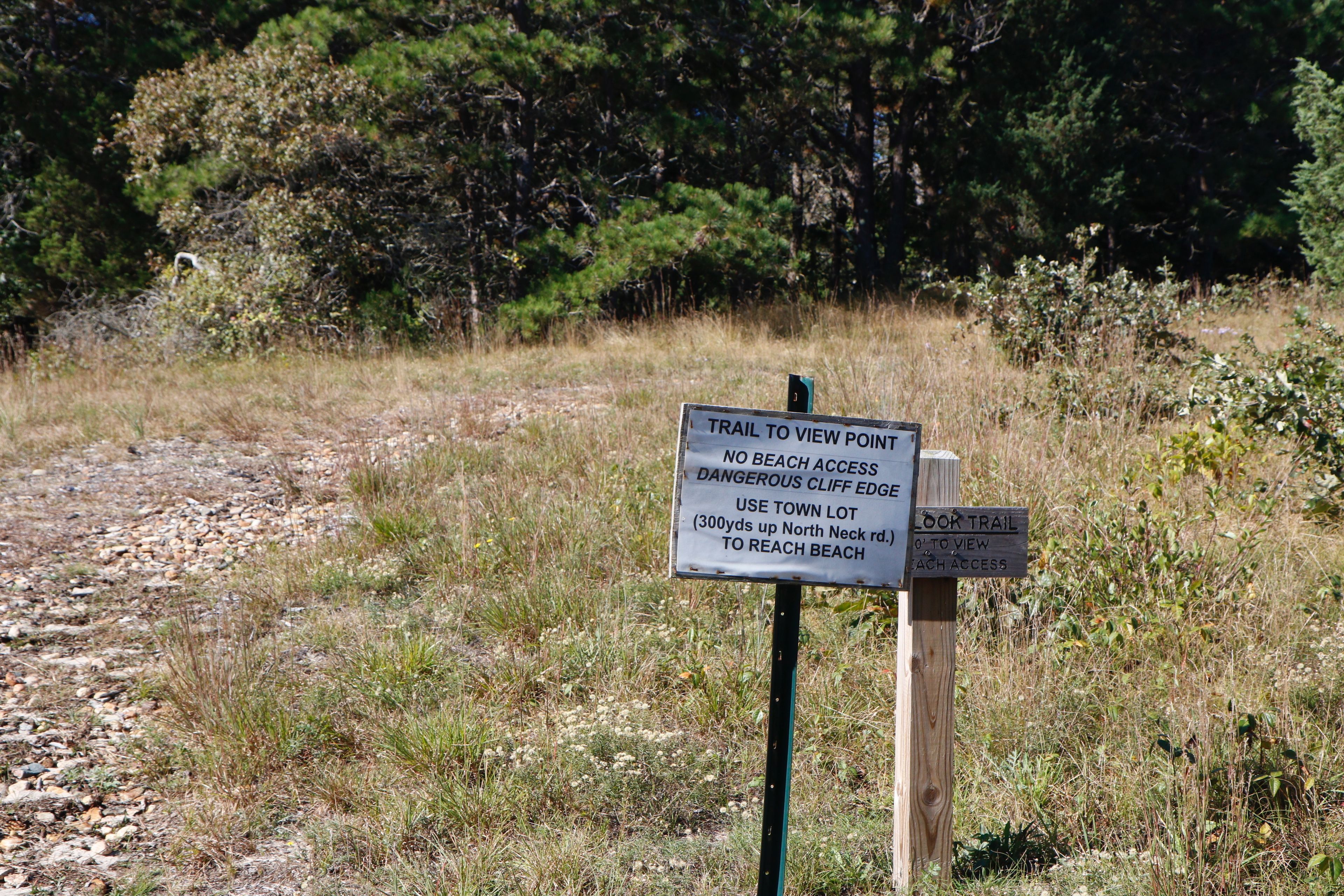 sign at beginning of trail to Gut