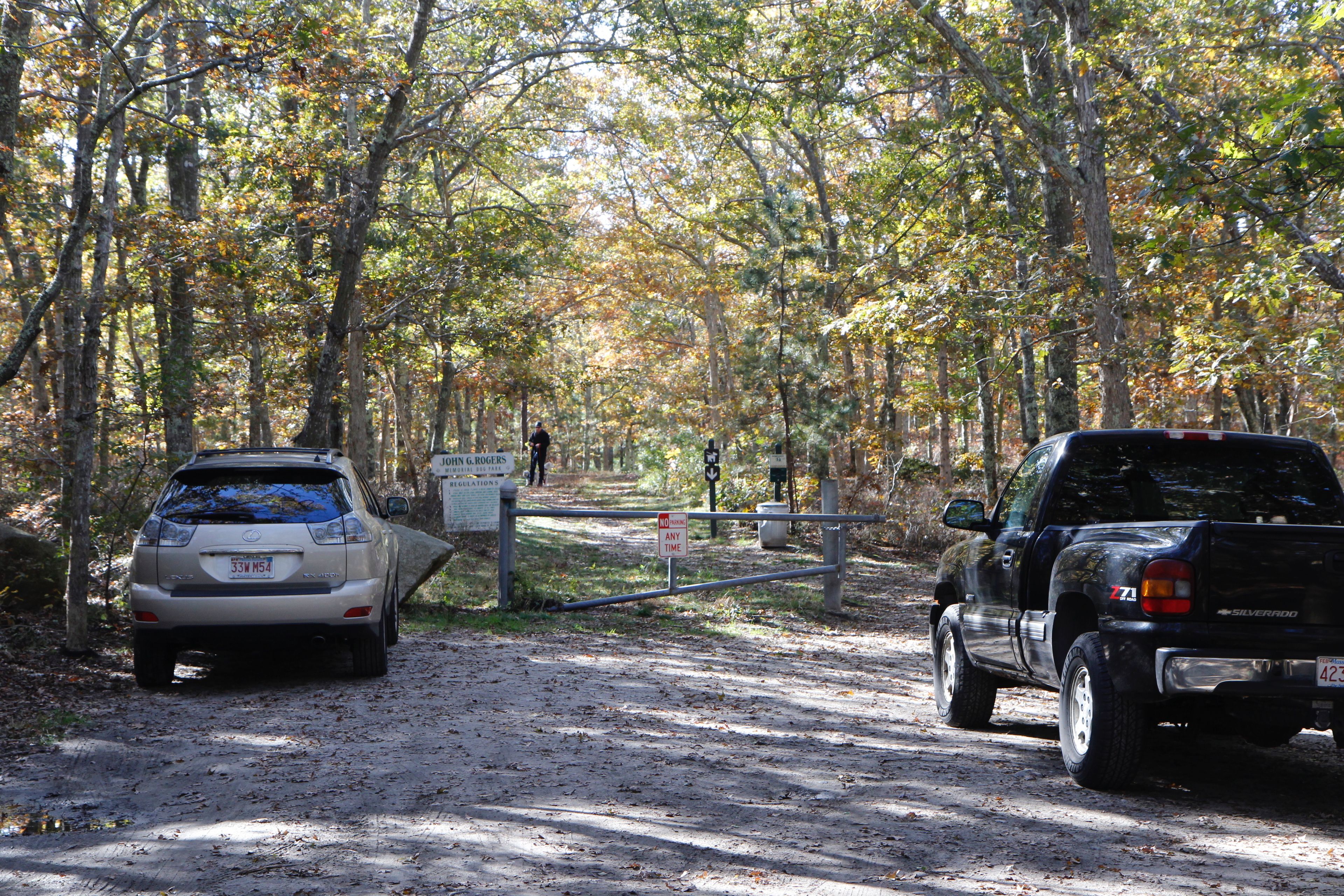 parking area and trailhead