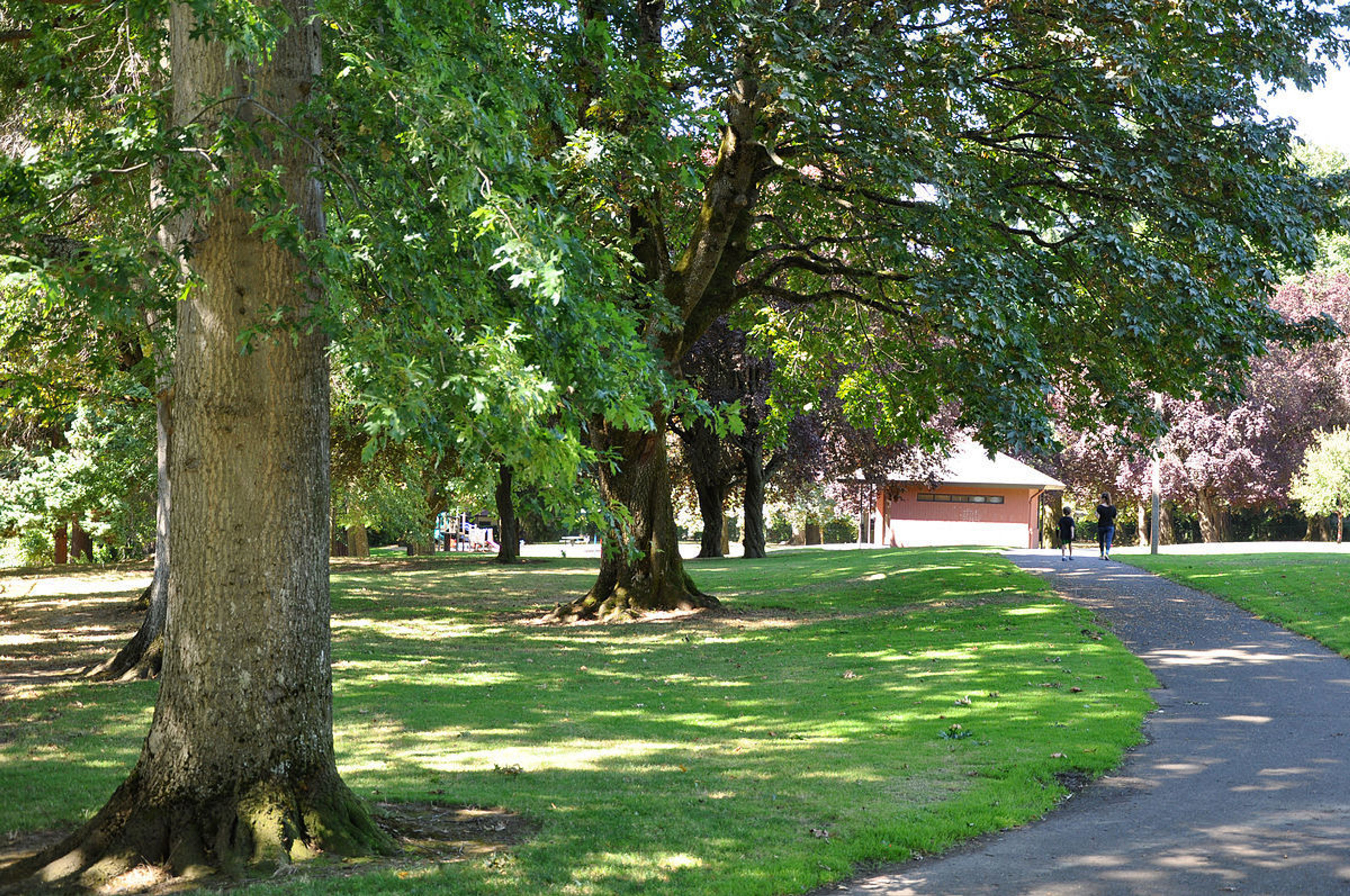 1200px-Berkeley_Park_Portland.jpg