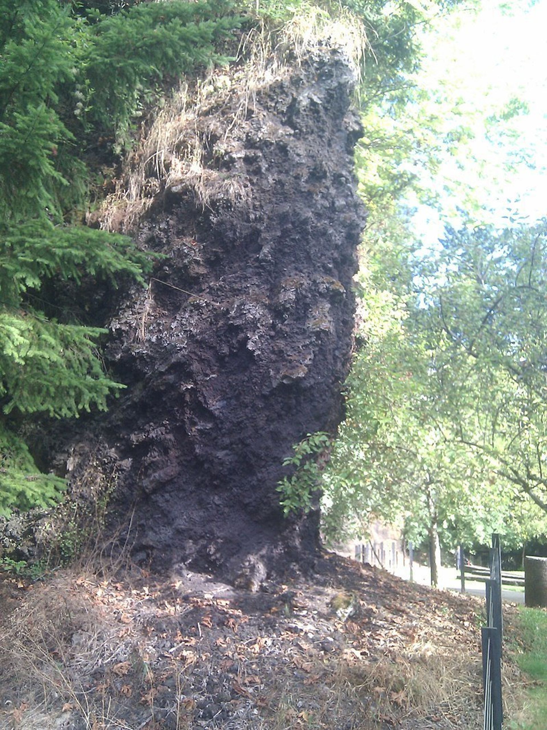 800px-Mount_Tabor_cinder_cone_cut-away.jpg