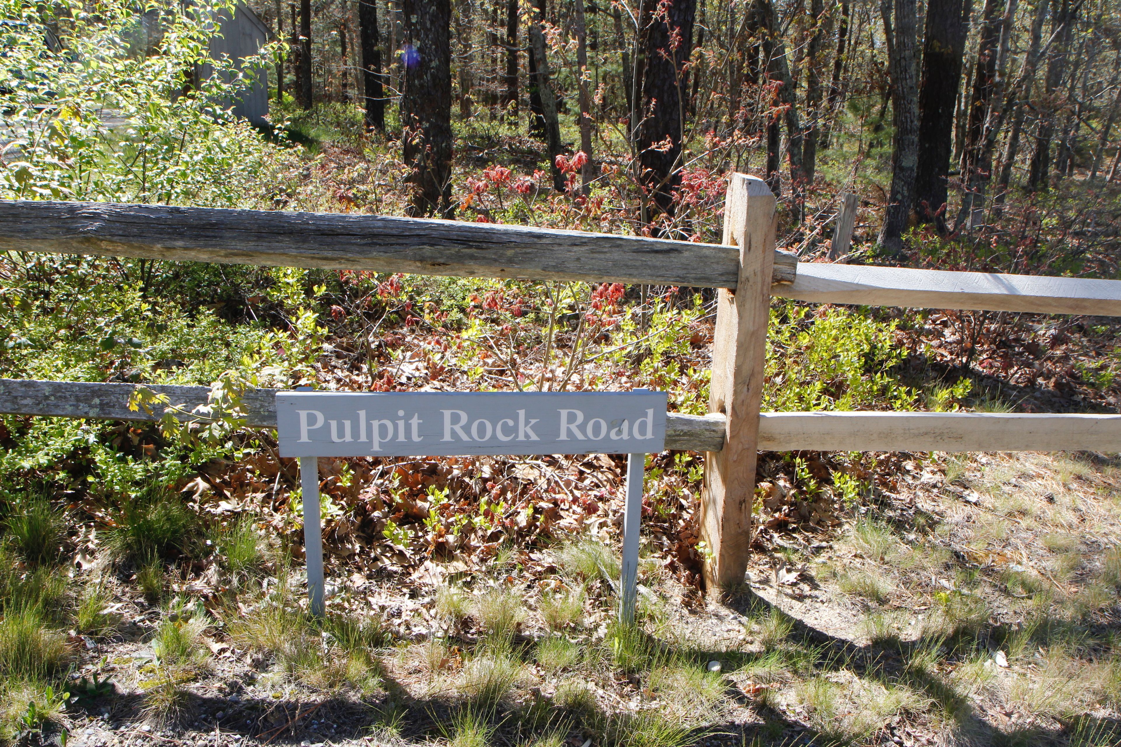 Pulpit Rock Road sign at County Road