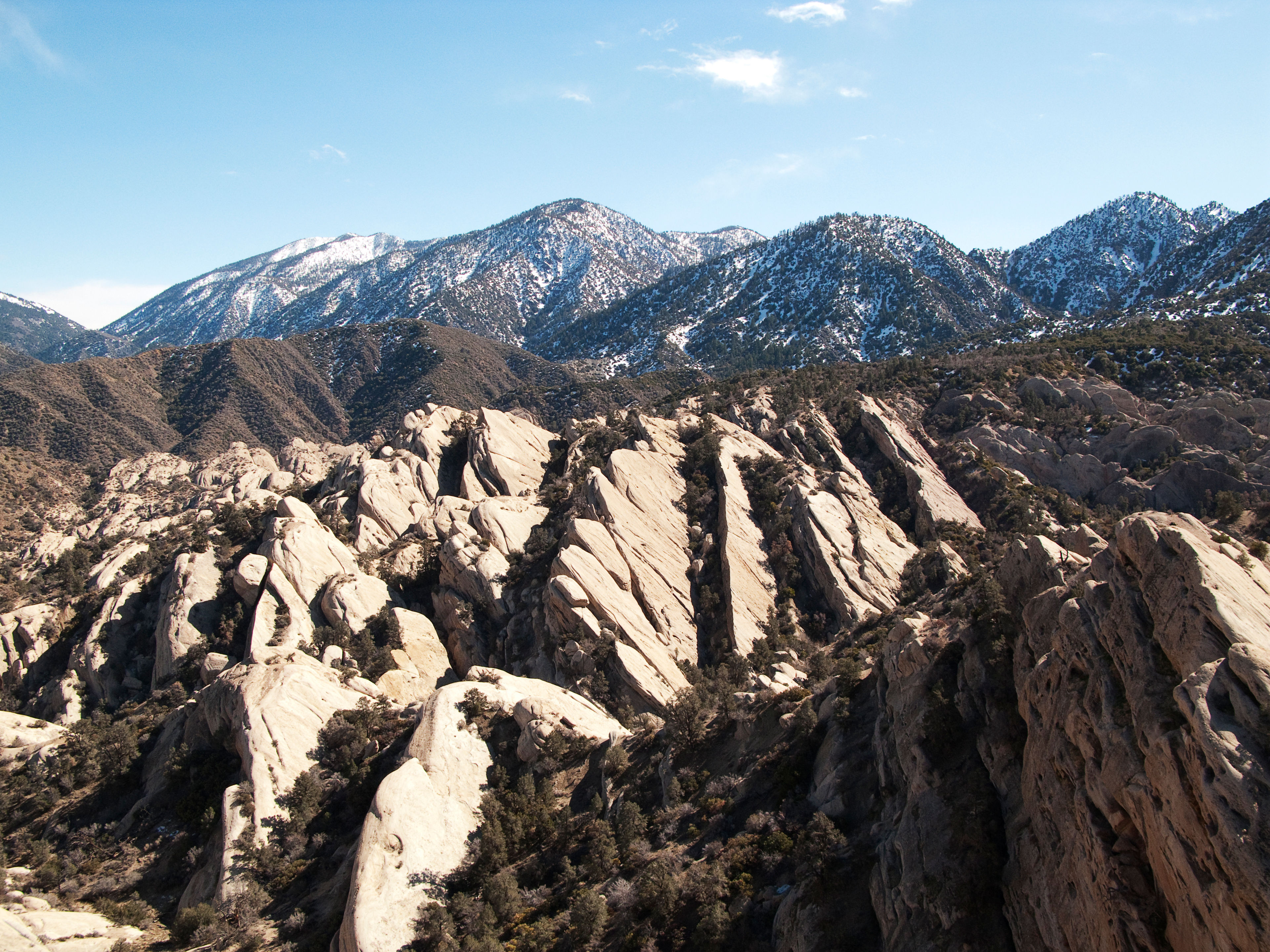 Devil_s_Punchbowl_Natural_Area_view.jpg