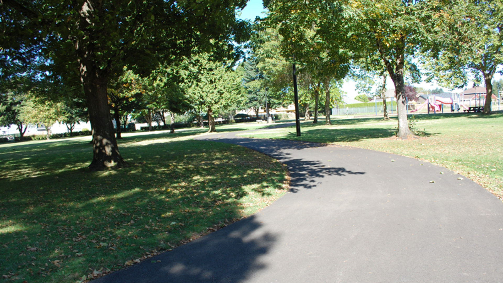 Gallery-Aspen-Highlands-walking-path.jpg