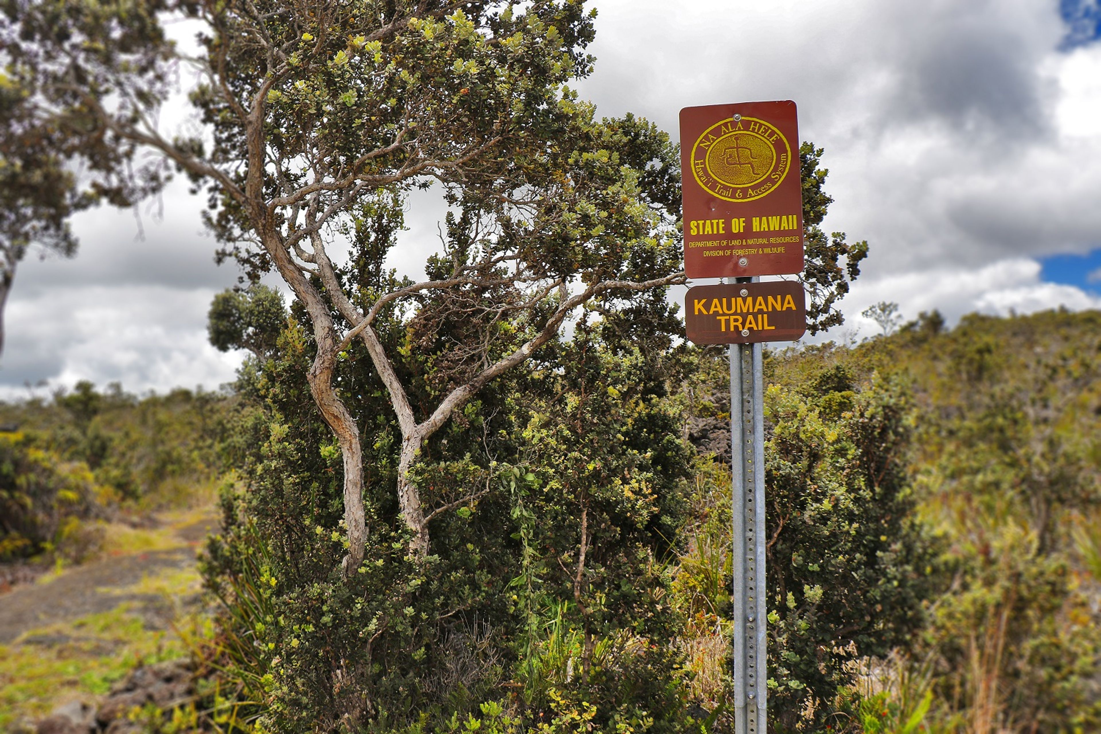 The upper Kaūmana trail head is a popular way to start this hike.