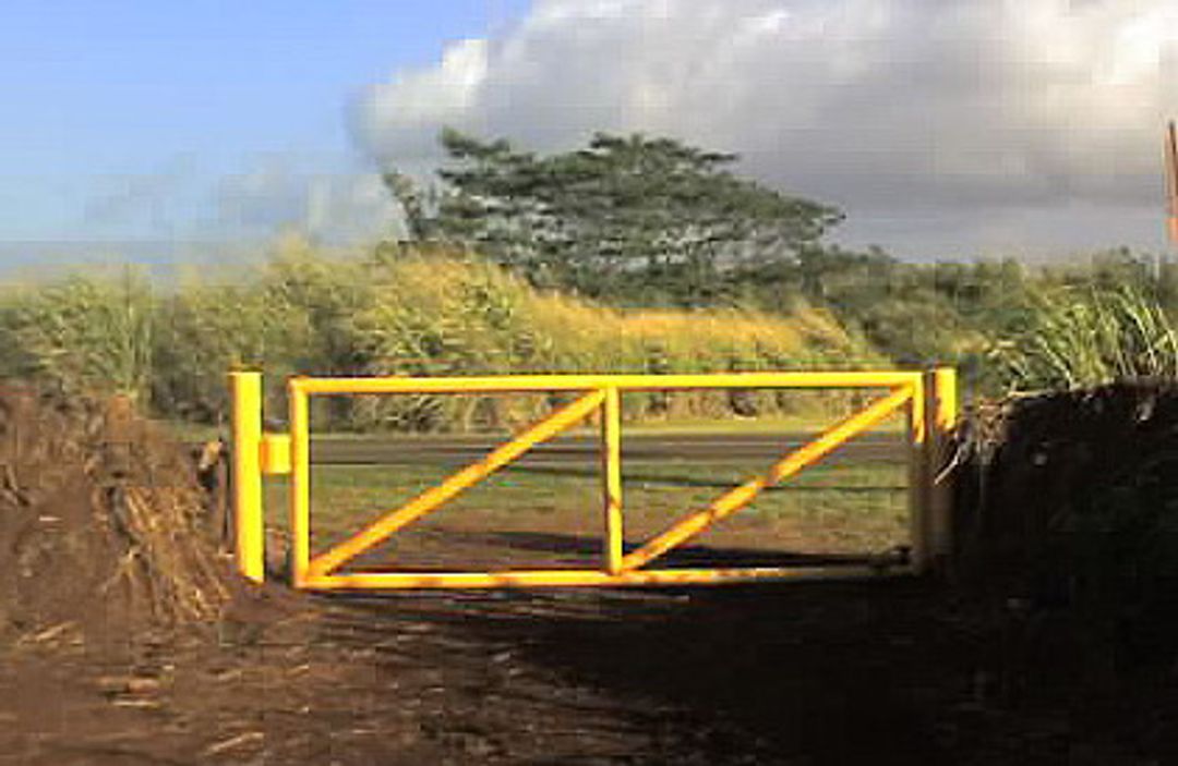 Poamoho Hele Loa Gate 1