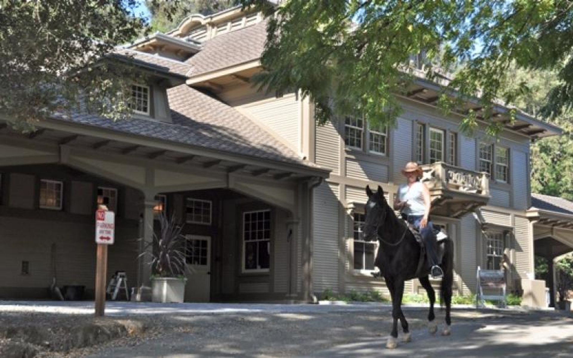 Historic Folger Stable is a feature of the park, including the Carriage Room Museum (open Saturdays and Sundays 10 - 2 PM).