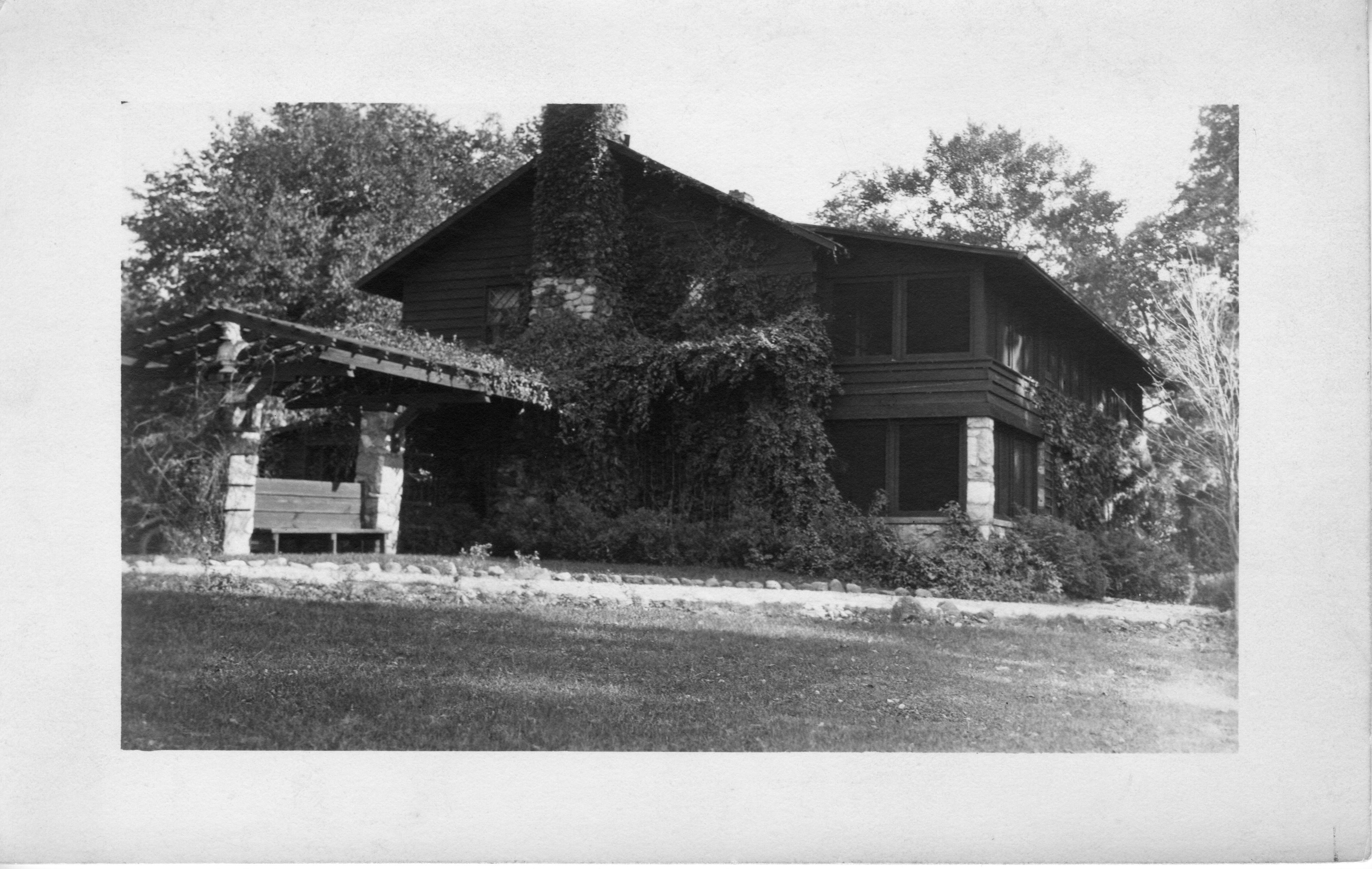 aullwood-1920s-with-portico.jpg