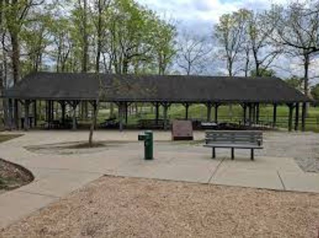 Upper Cascades Park Lion's Den shelter.