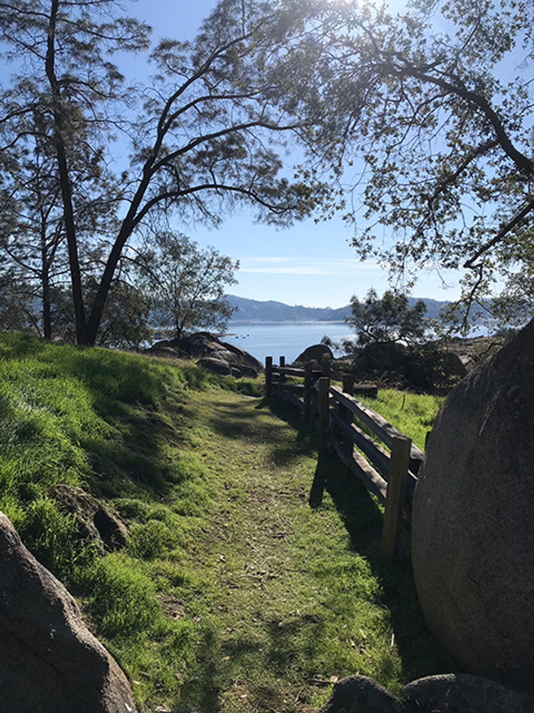 North Shore Nature Trail at Fort Miller Campground in Millerton Lake State Recreation Area