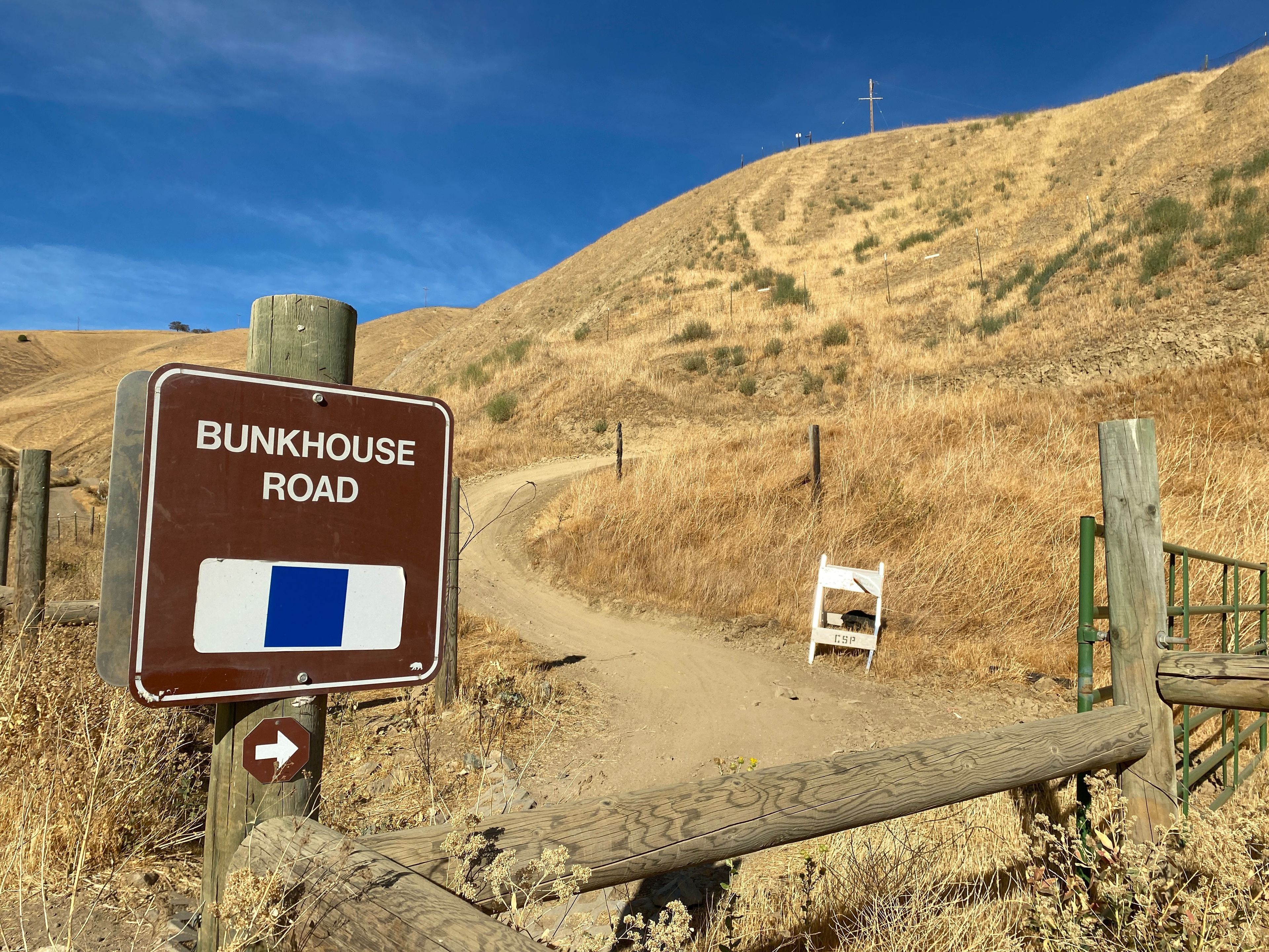 Bunkhouse Trailhead entrance on Kiln Canyon, Blue Square Intermediate