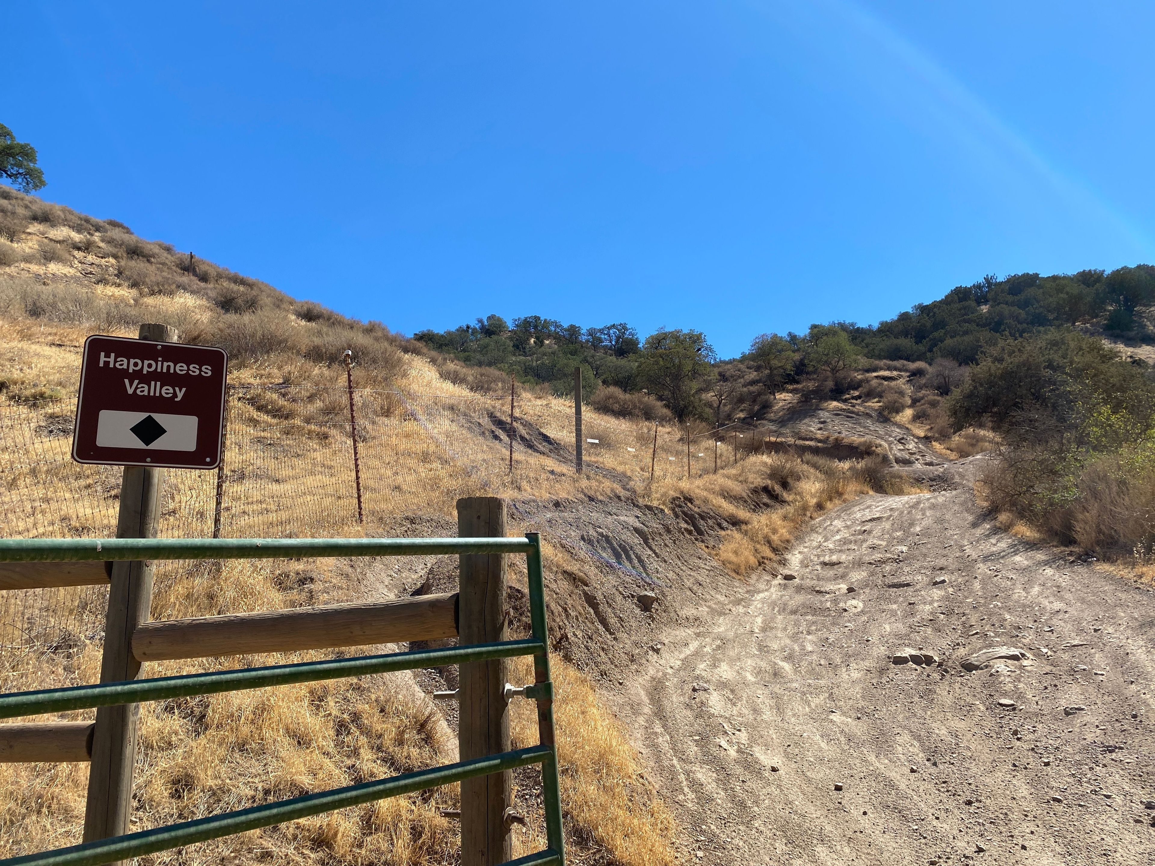 Happiness Valley Trailhead Entrance on Lower Juniper, Black Diamond Difficult