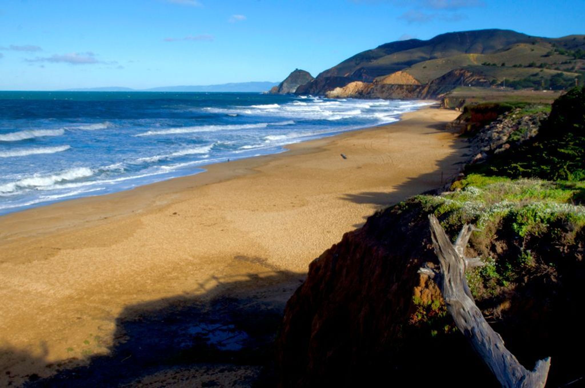 Montara beach from the clifftop.