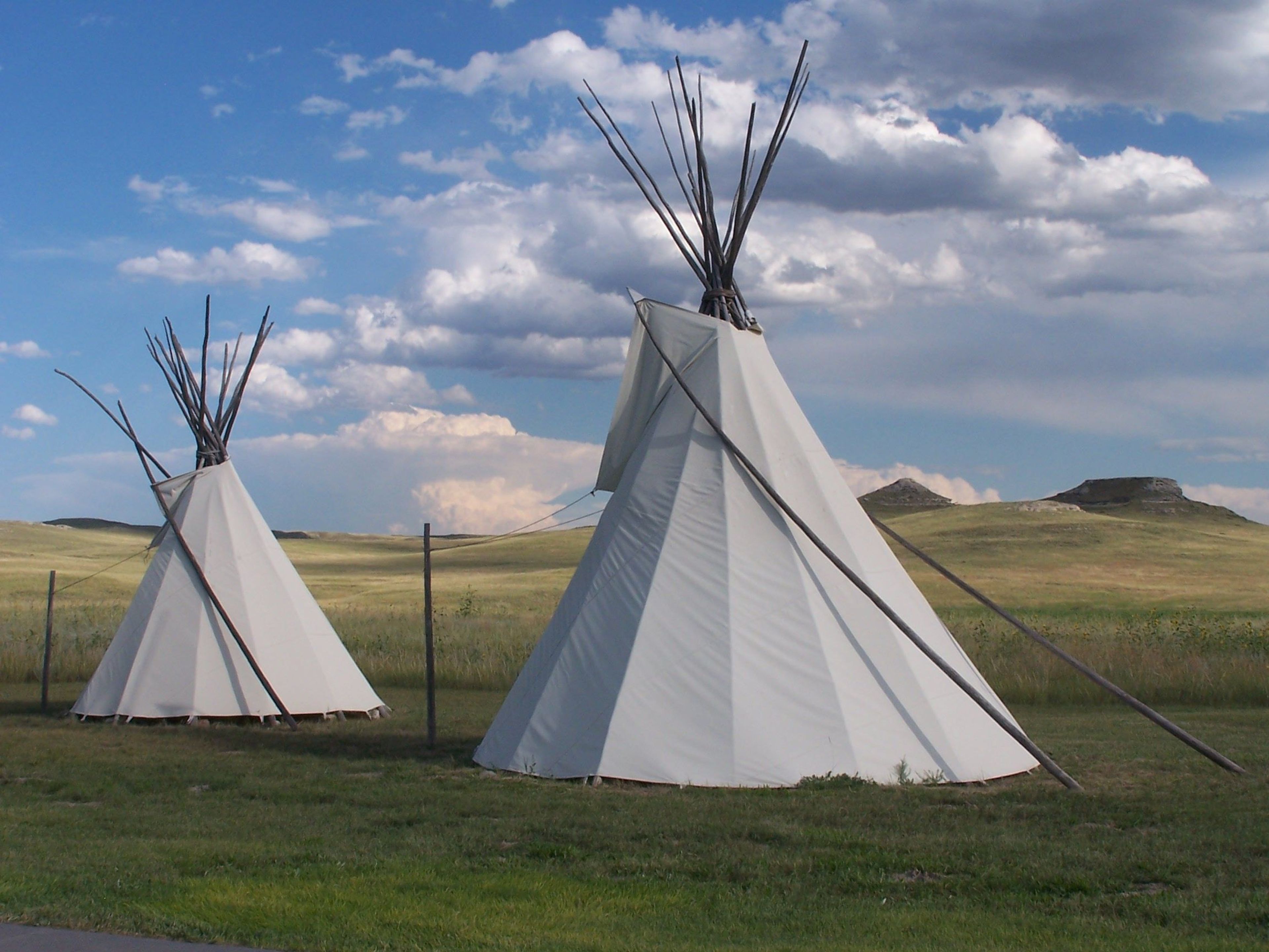 One of the first impressions that visitors have are the tipis and the Fossil Hills.