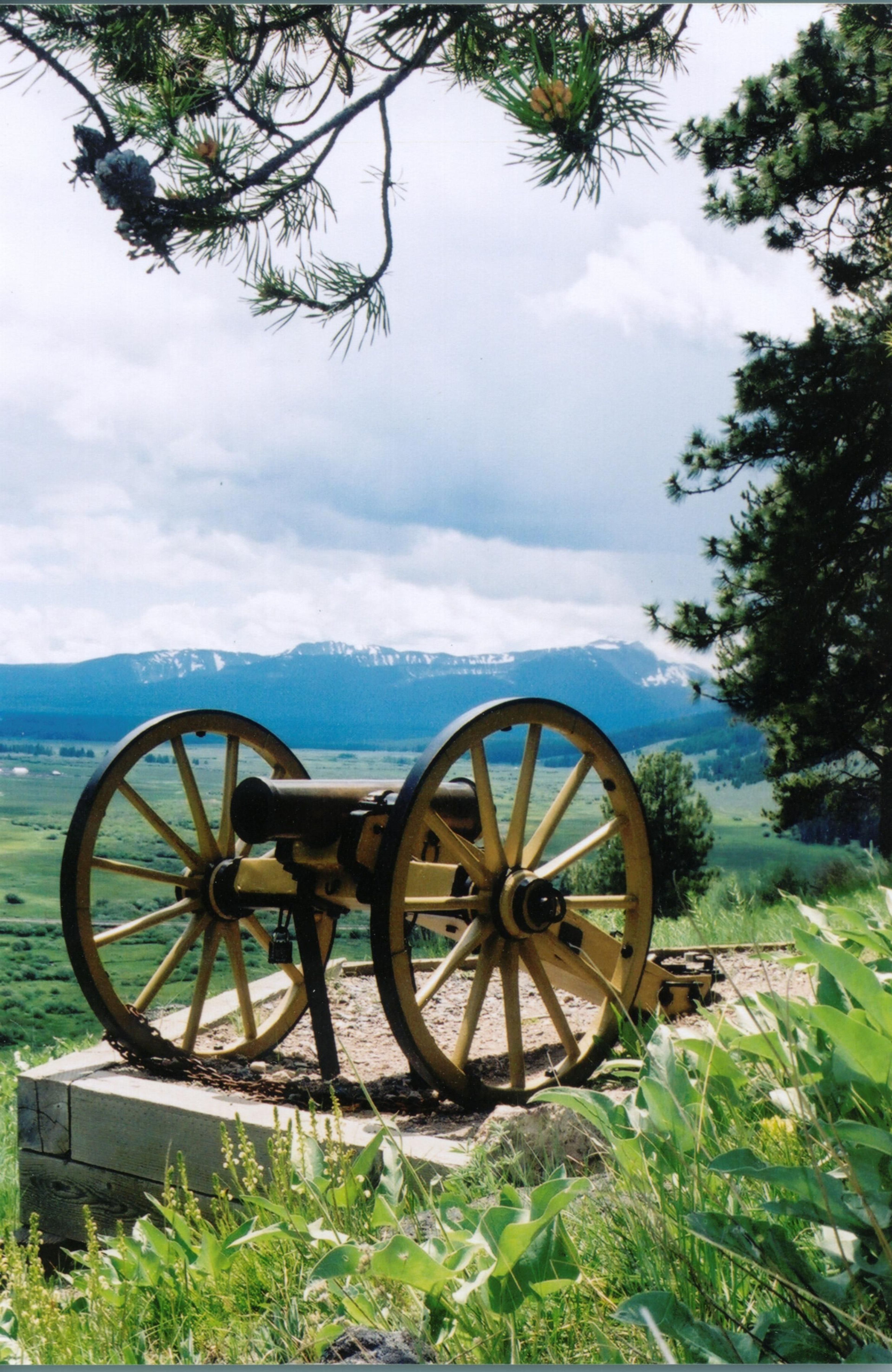 Nez Perce warriors captured and dismantled the Mountain Howitzer cannon before the US army could use it effectively at the Battle of the Big Hole.