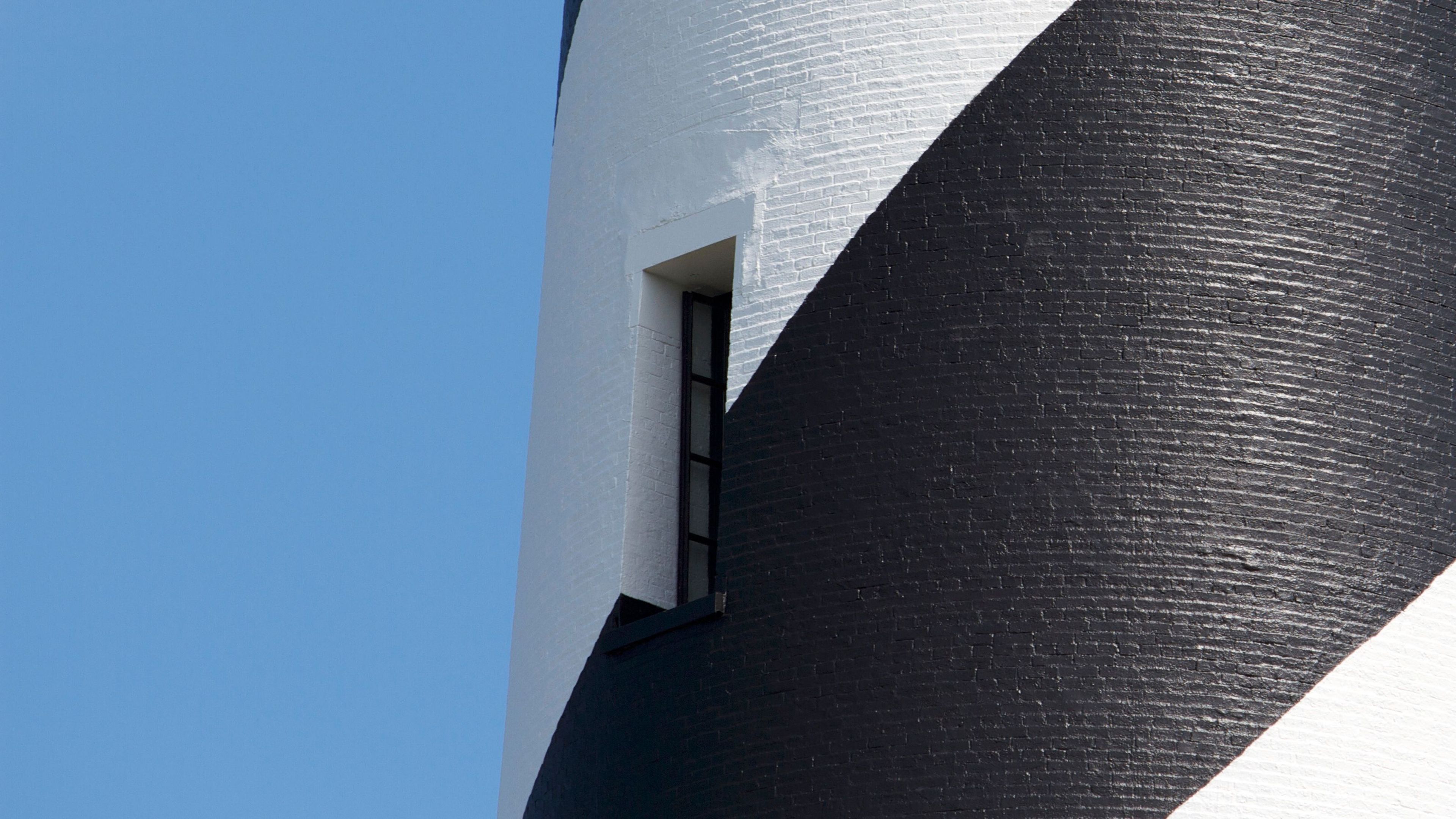 Black and white spirals decorate the Cape Hatteras Lighthouse.