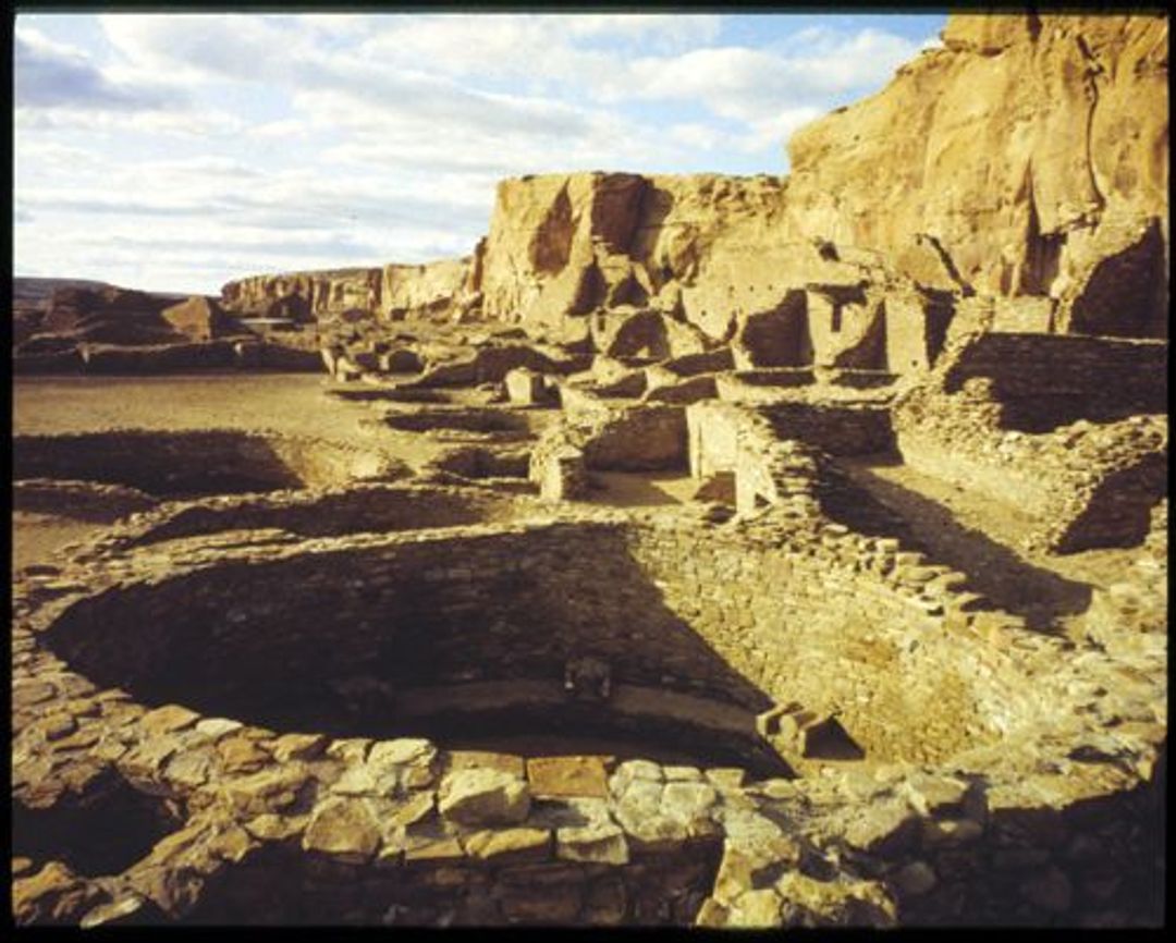 Pueblo Bonito is the most famous Chacoan great house. Constructed between 850 and 1150, Pueblo Bonito had almost 700 rooms, 32 kivas, and 3 great kivas.