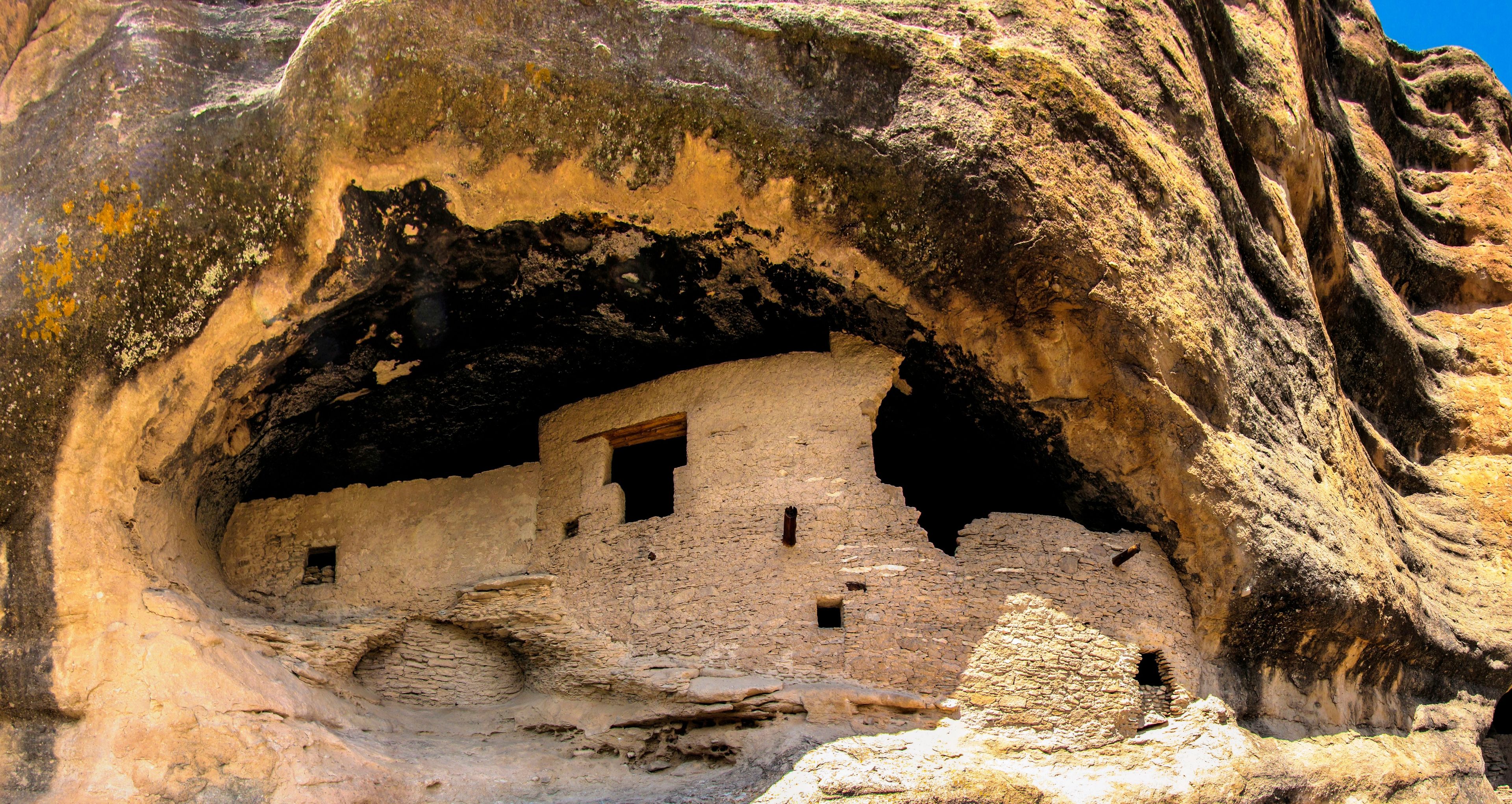 The T-shaped door suggests trade between Mogollon and Ancestral Puebloan.