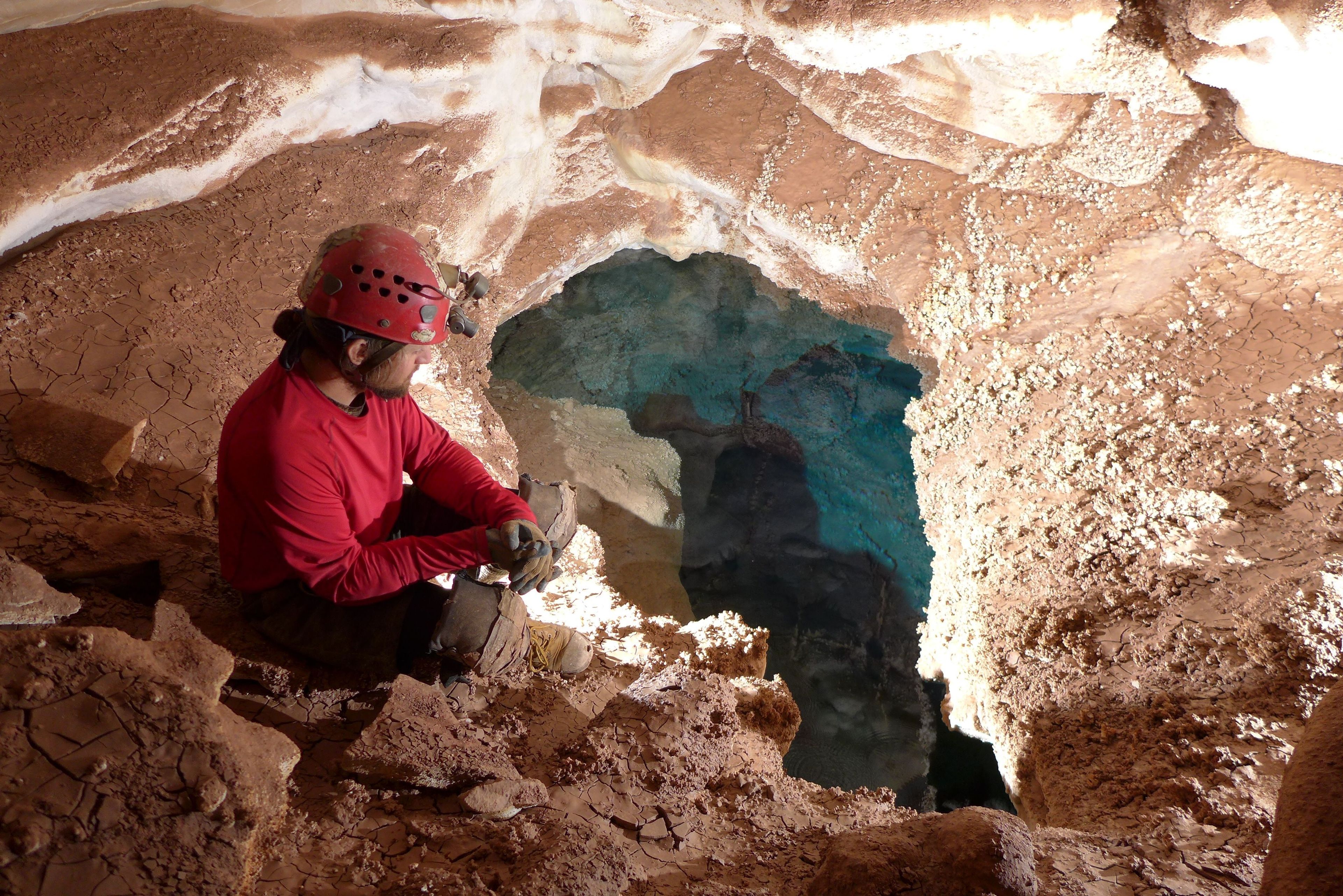 Volunteer cave explorers discovered Hourglass Lake in October 2015, the first sizable body of water found within Jewel Cave.