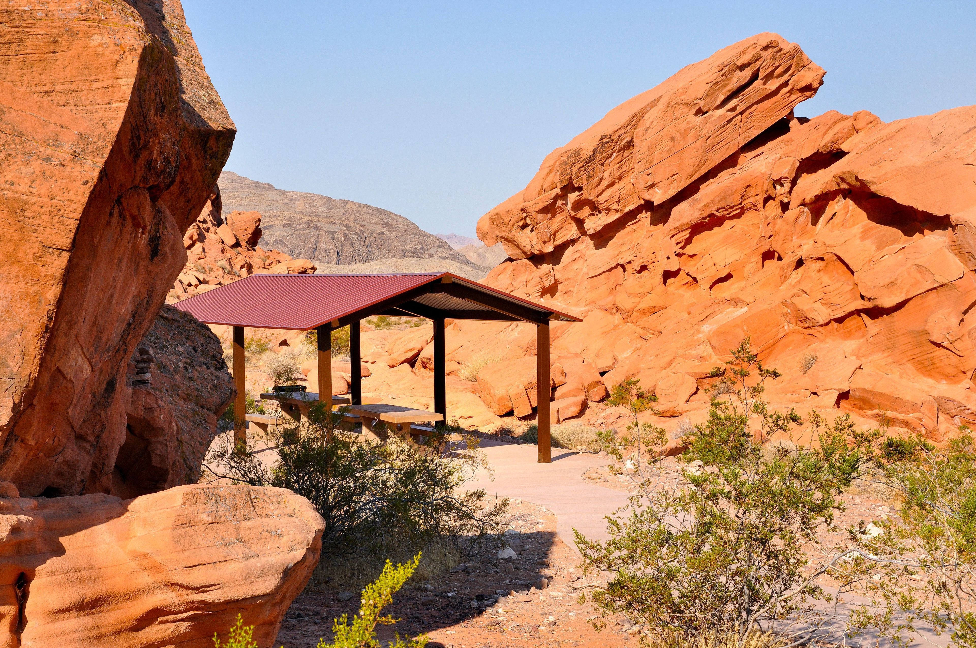 There are many picnic areas at Lake Mead NRA