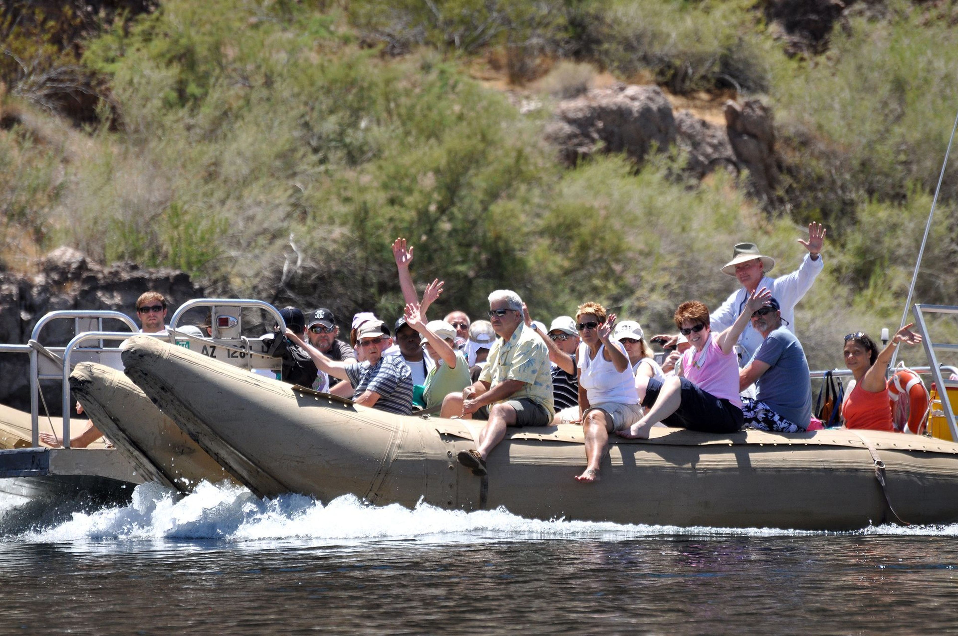 There are many tour operators to provide you with an excellent visit to Lake Mead NRA.