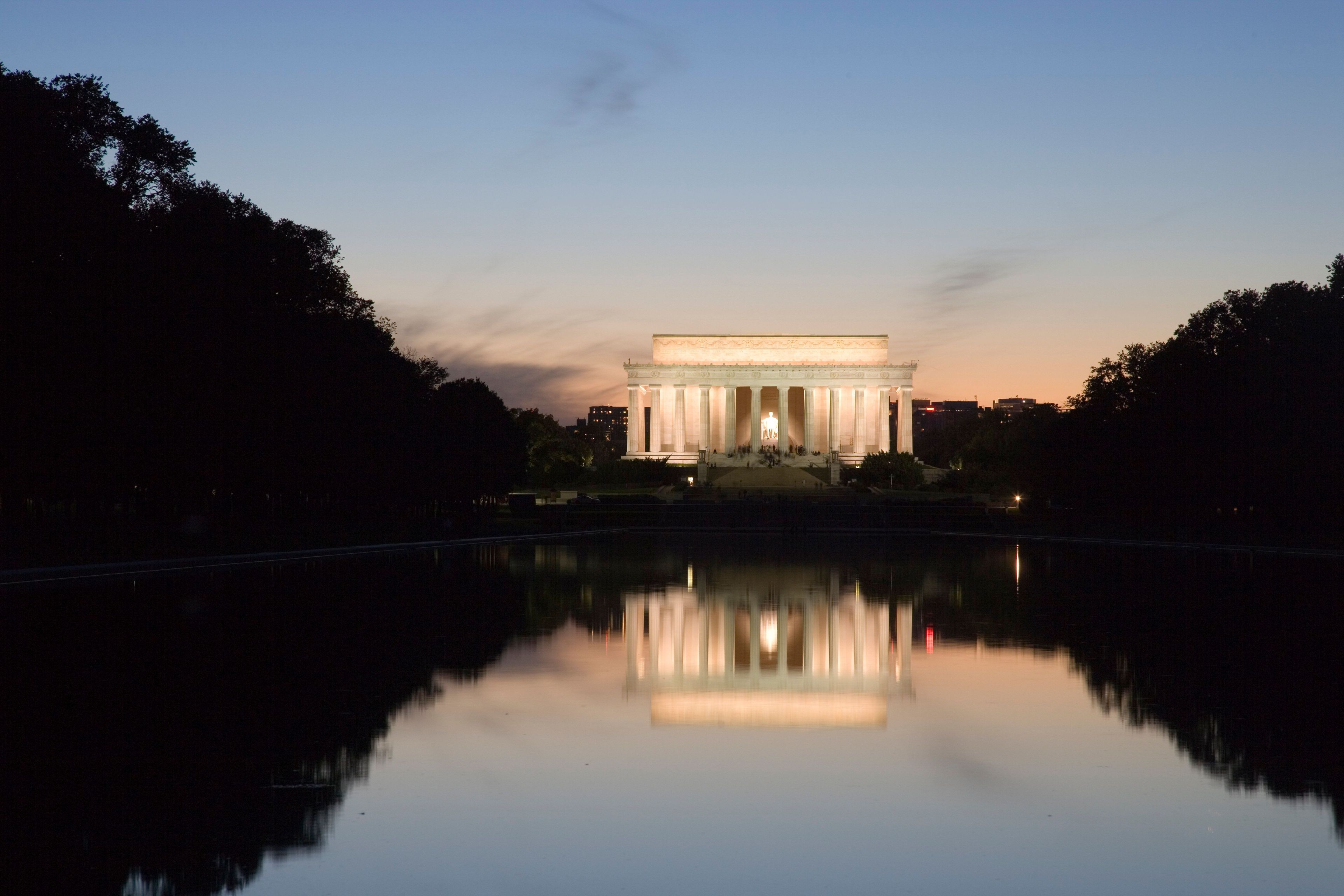 One of the most photographed memorials, no matter the hour.