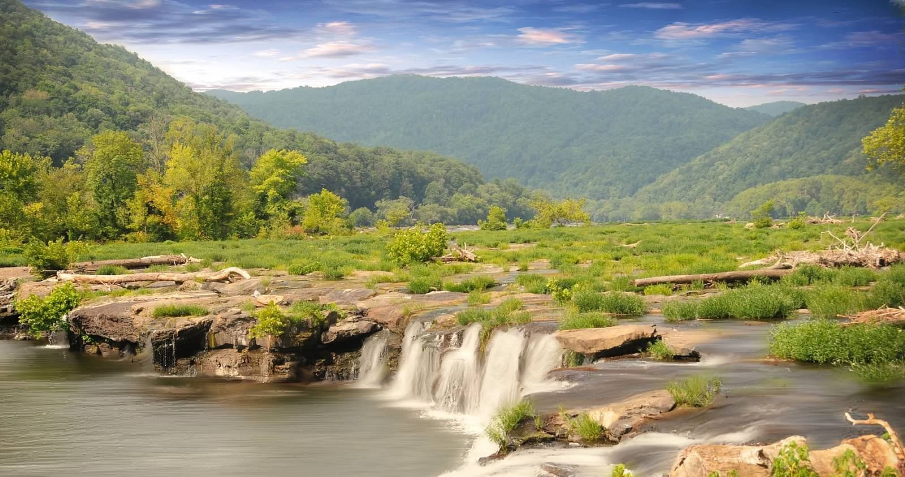 Sandstone Falls spans the New River