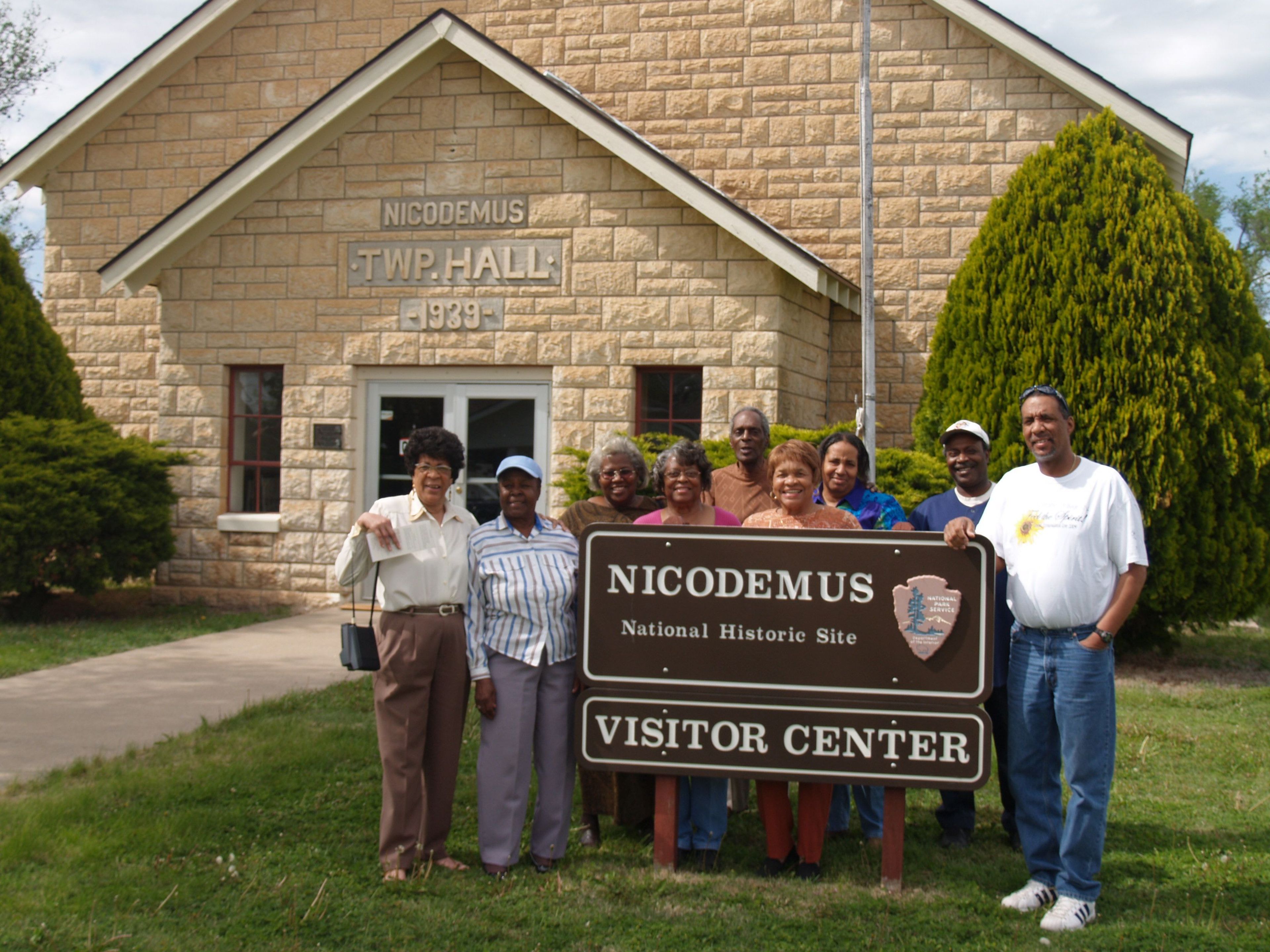 Nicodemus Descendants outisde the park Visitor Center