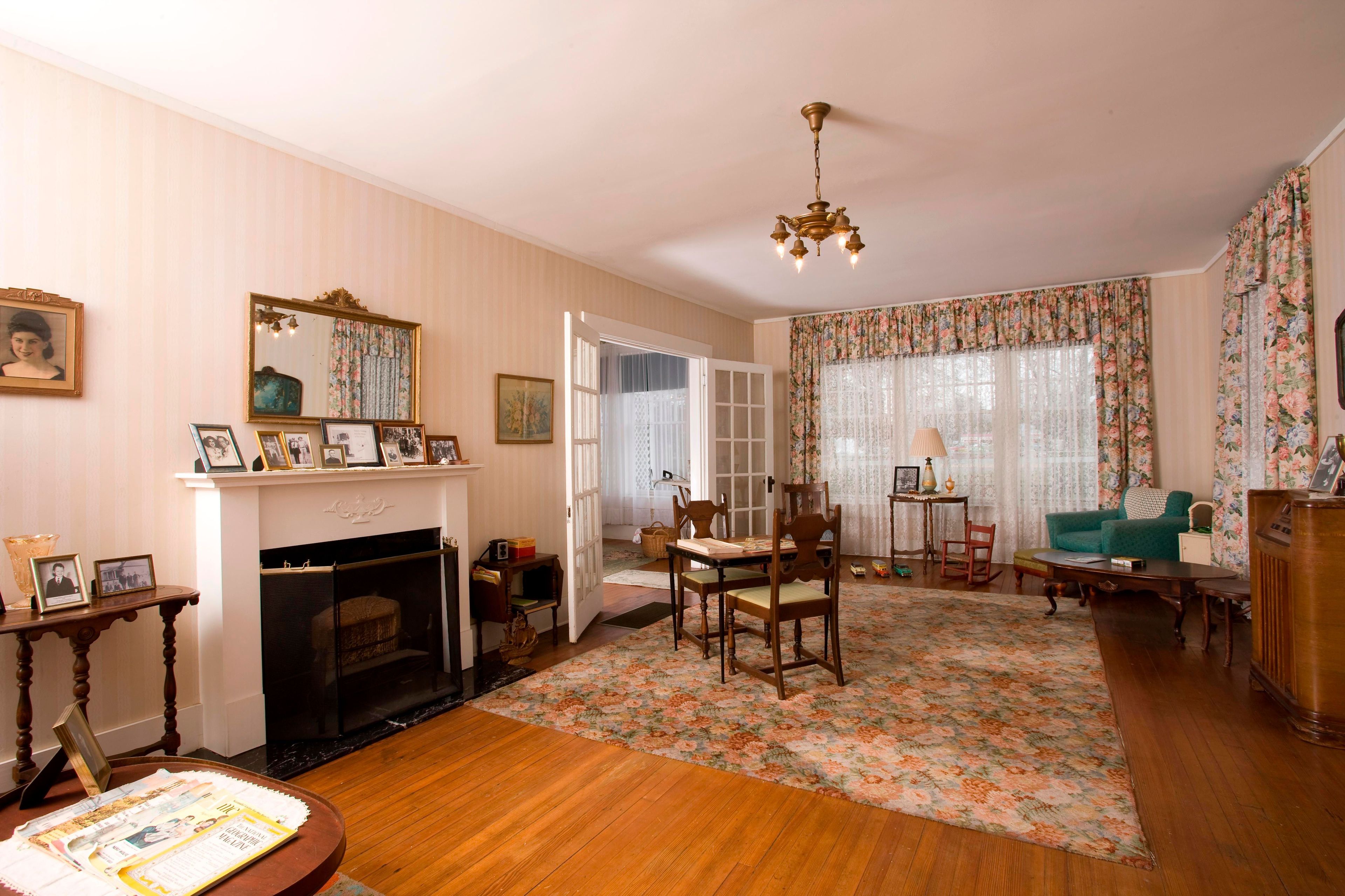 The living room inside the Clinton Birthplace Home