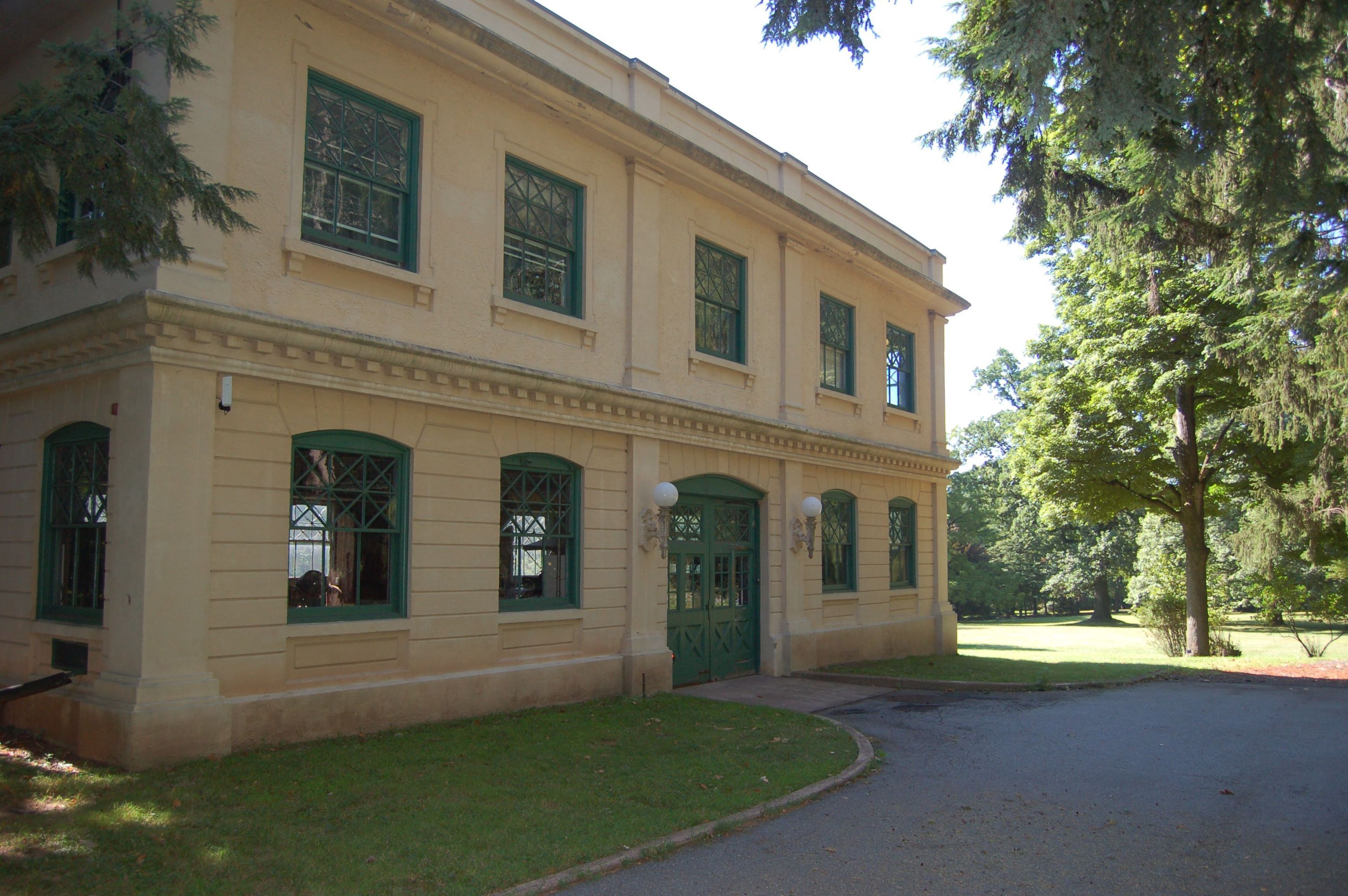 Thomas Edison's poured concrete garage houses both electric and gas powered vehicles belonging to the Edison family.