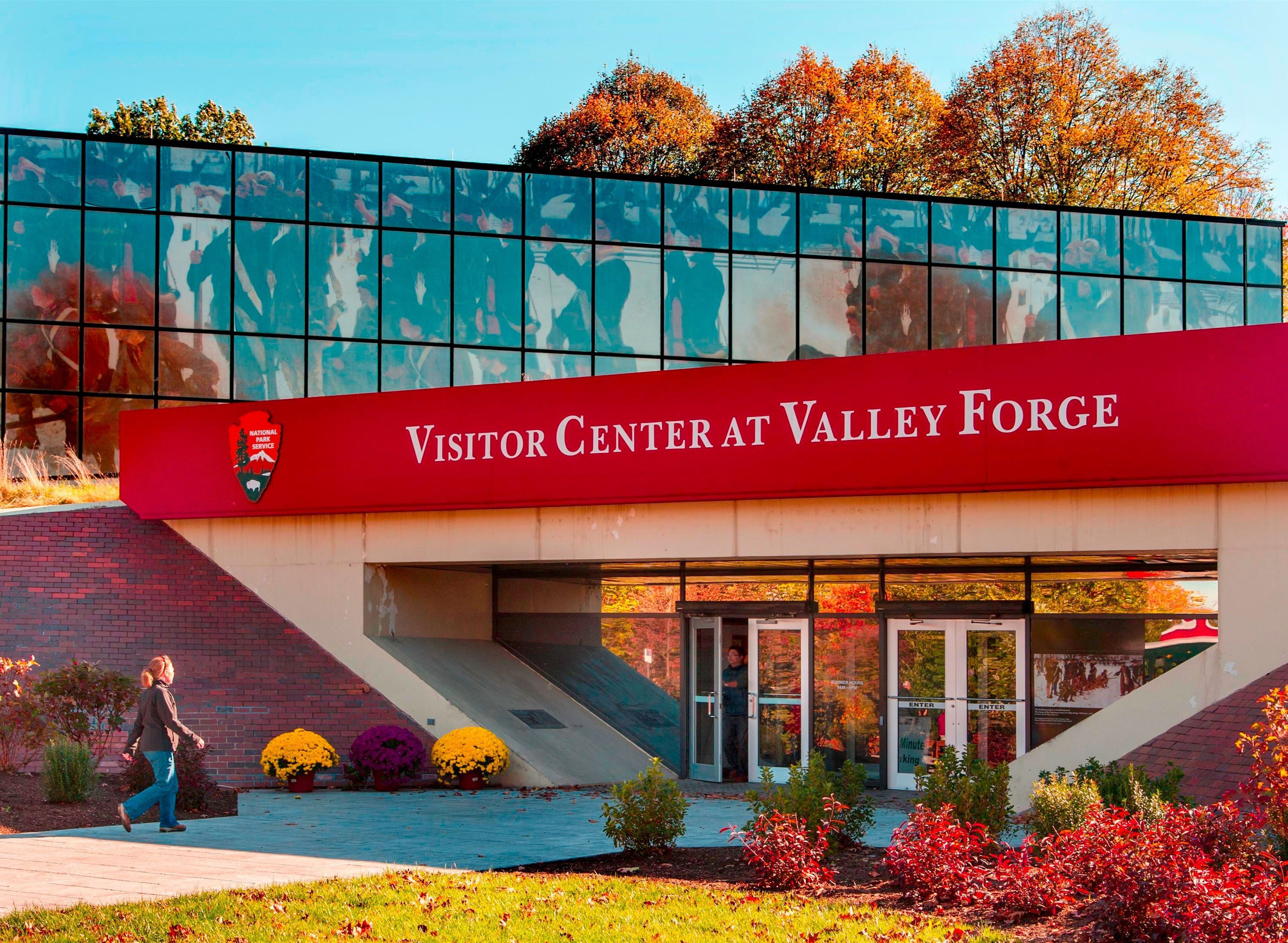 The front entrance to the Valley Forge Visitor Center.