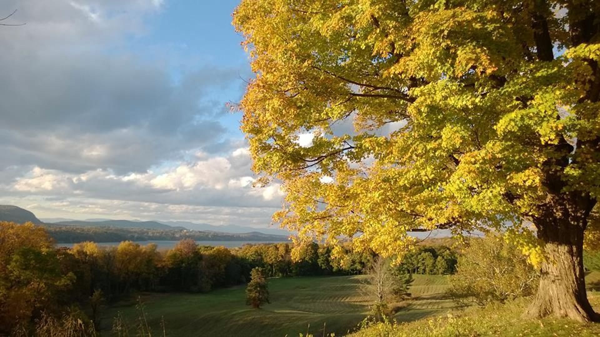 The inspiring historic view of the Hudson River from the Overlook at Vanderbilt Mansion.