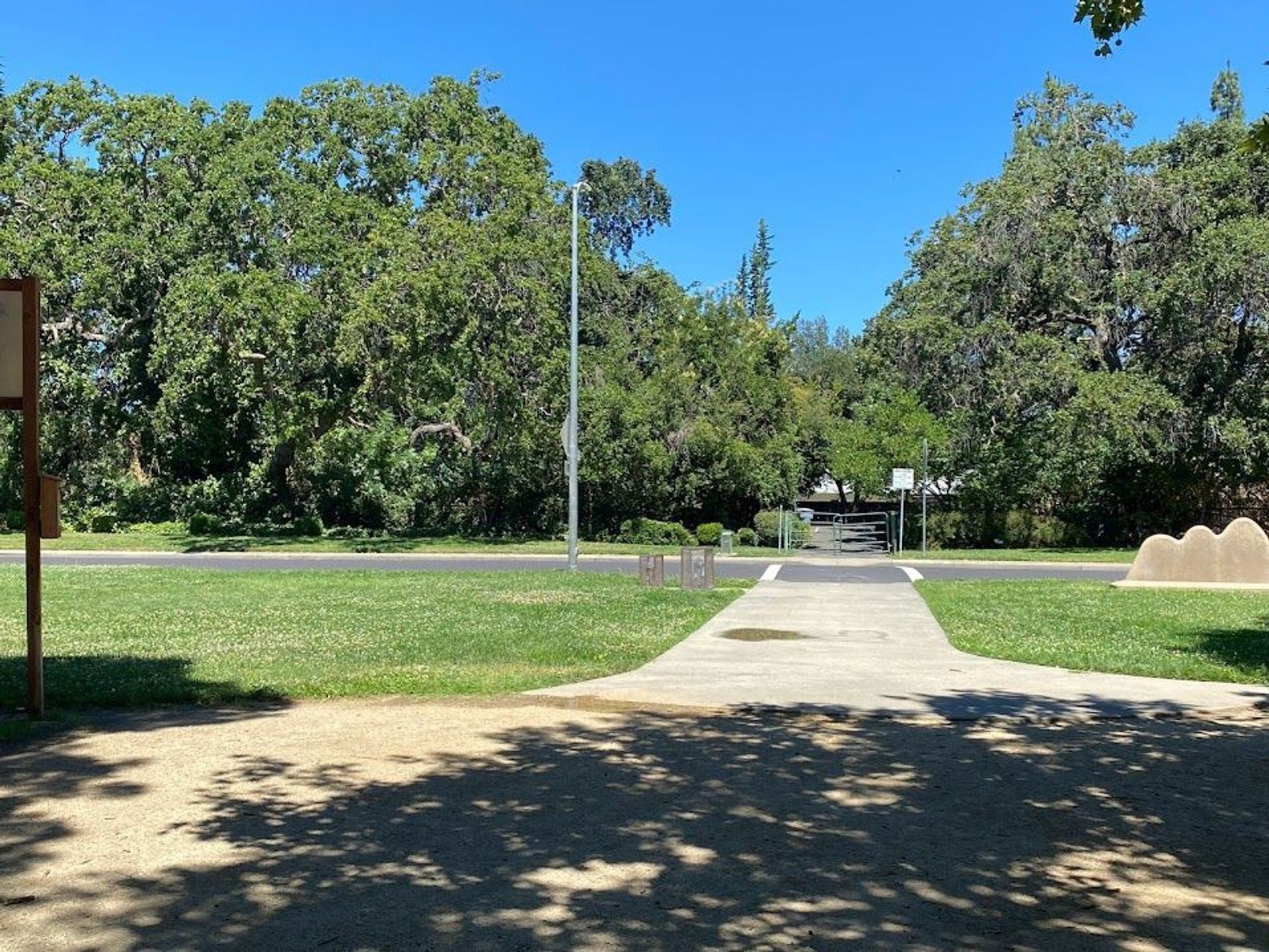 Arbor Oaks street path