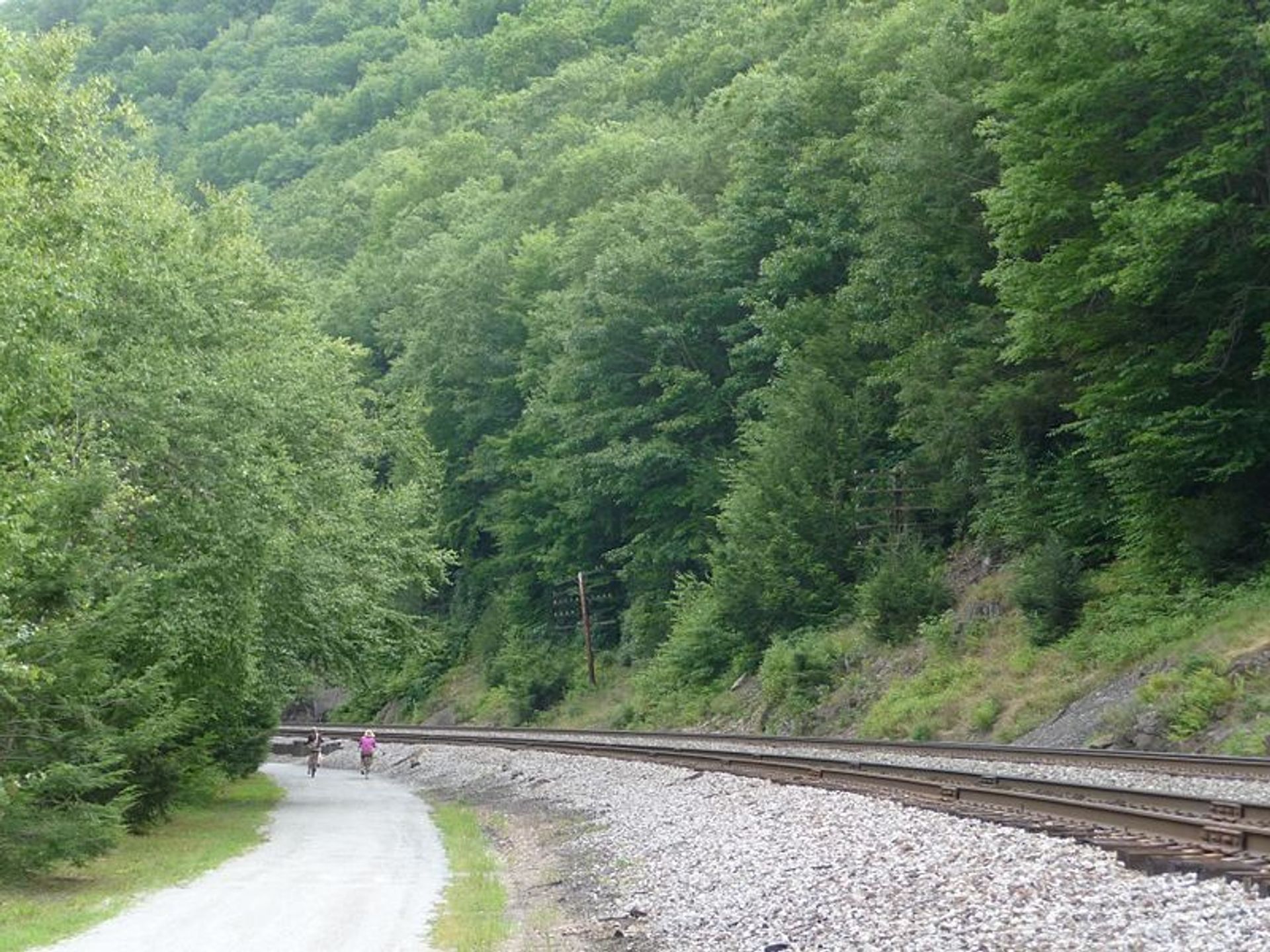 A section of the Lehigh Gorge Trail, near Jim Thorpe, PA. Photo by Listroiderbob2.