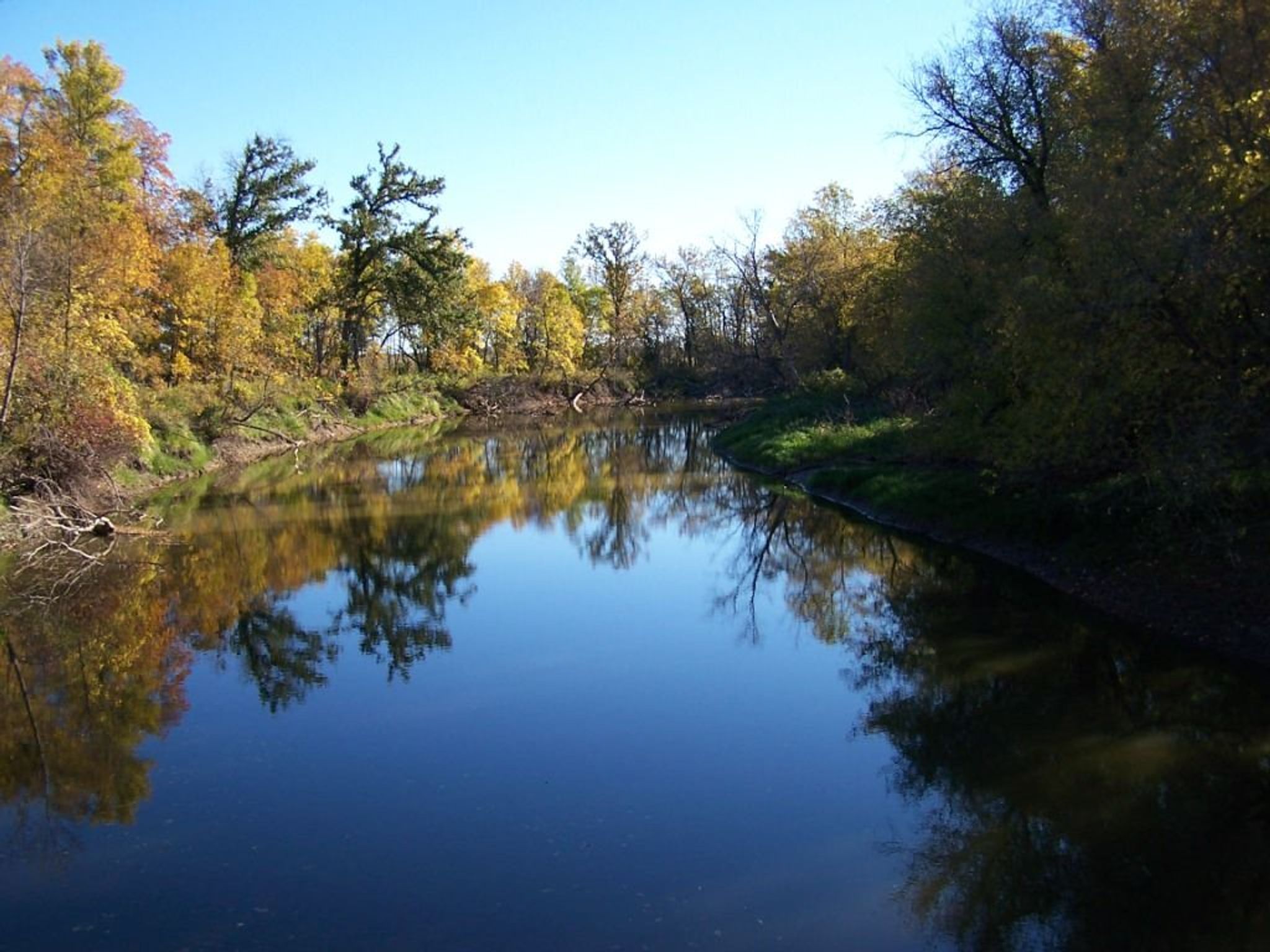 Souris River from Johnson Bridge. Photo by Marlene Welstad / USFWS.