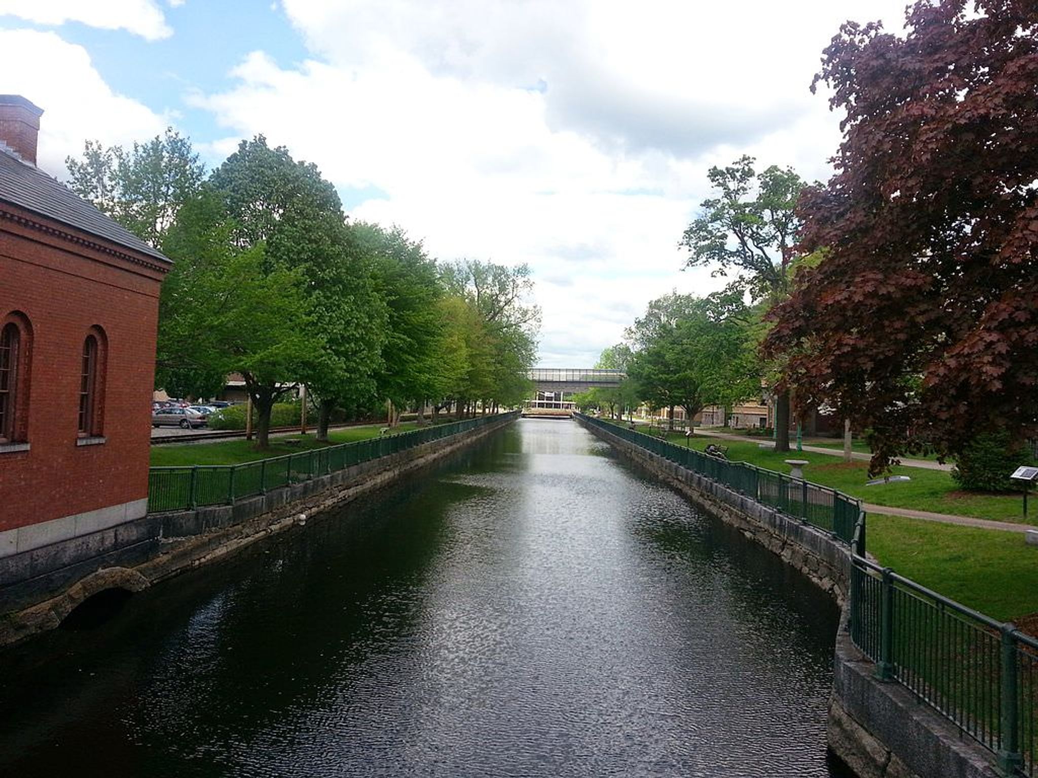 Western Canal in Lowell. Photo by Bernie Ongewe wiki.