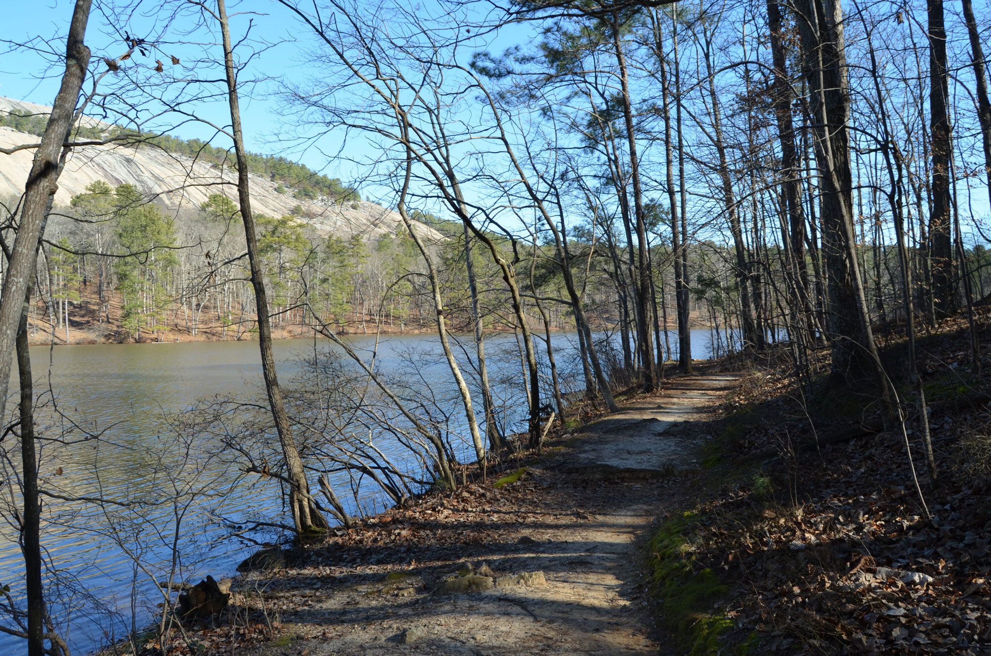 Cherokee Trail along Lake. Photo by Brian McKnight.