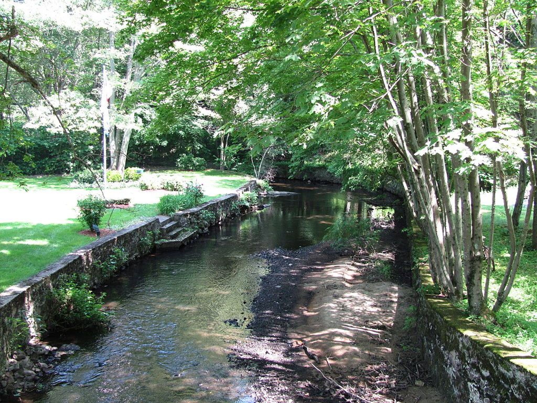 Ten Mile River, Attleborough Falls Massachusetts. Photo by John Phelan wiki.