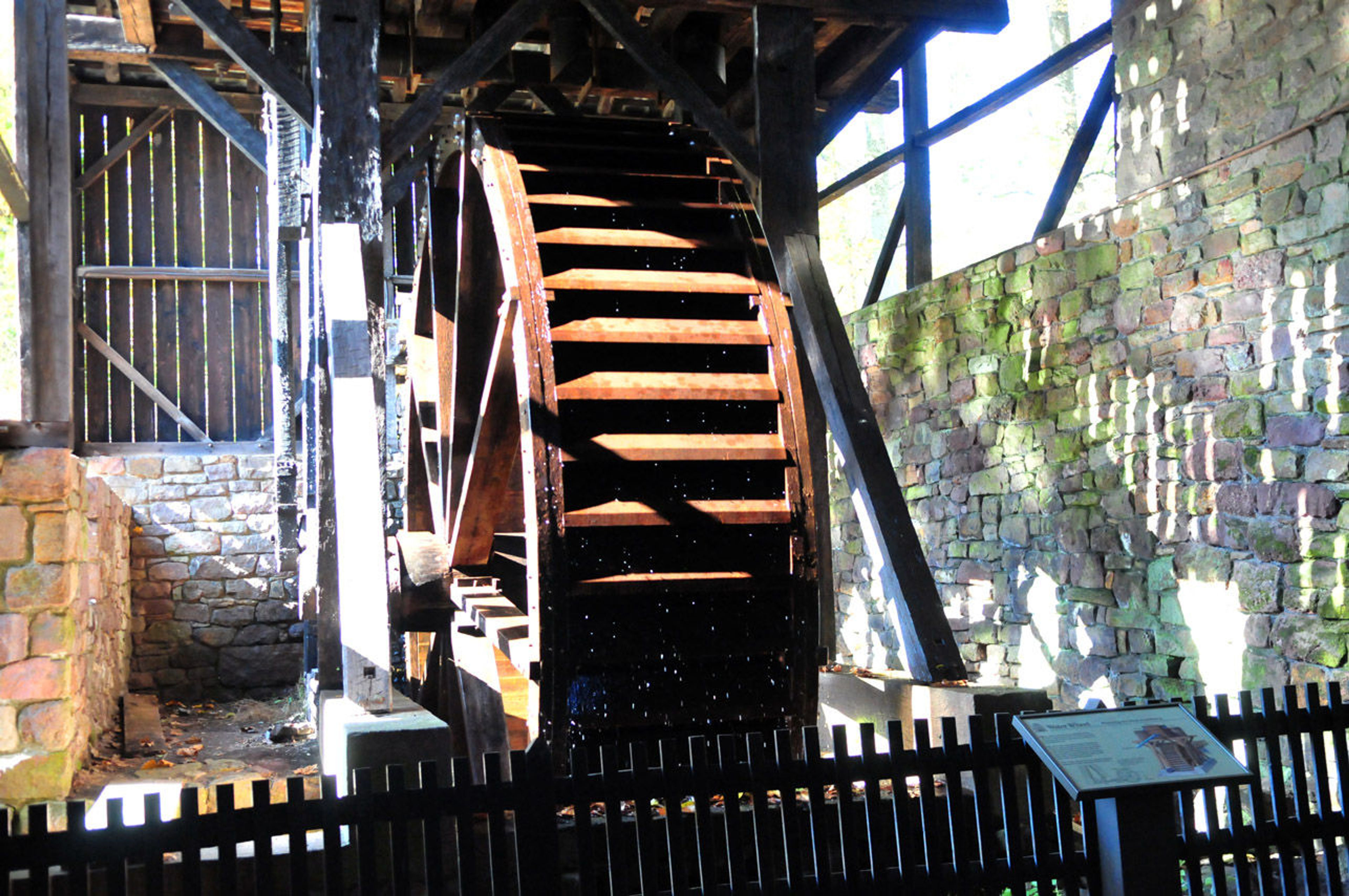 The water wheel at Hopewell Furnace. Photo by Sdwelch1031/wiki.