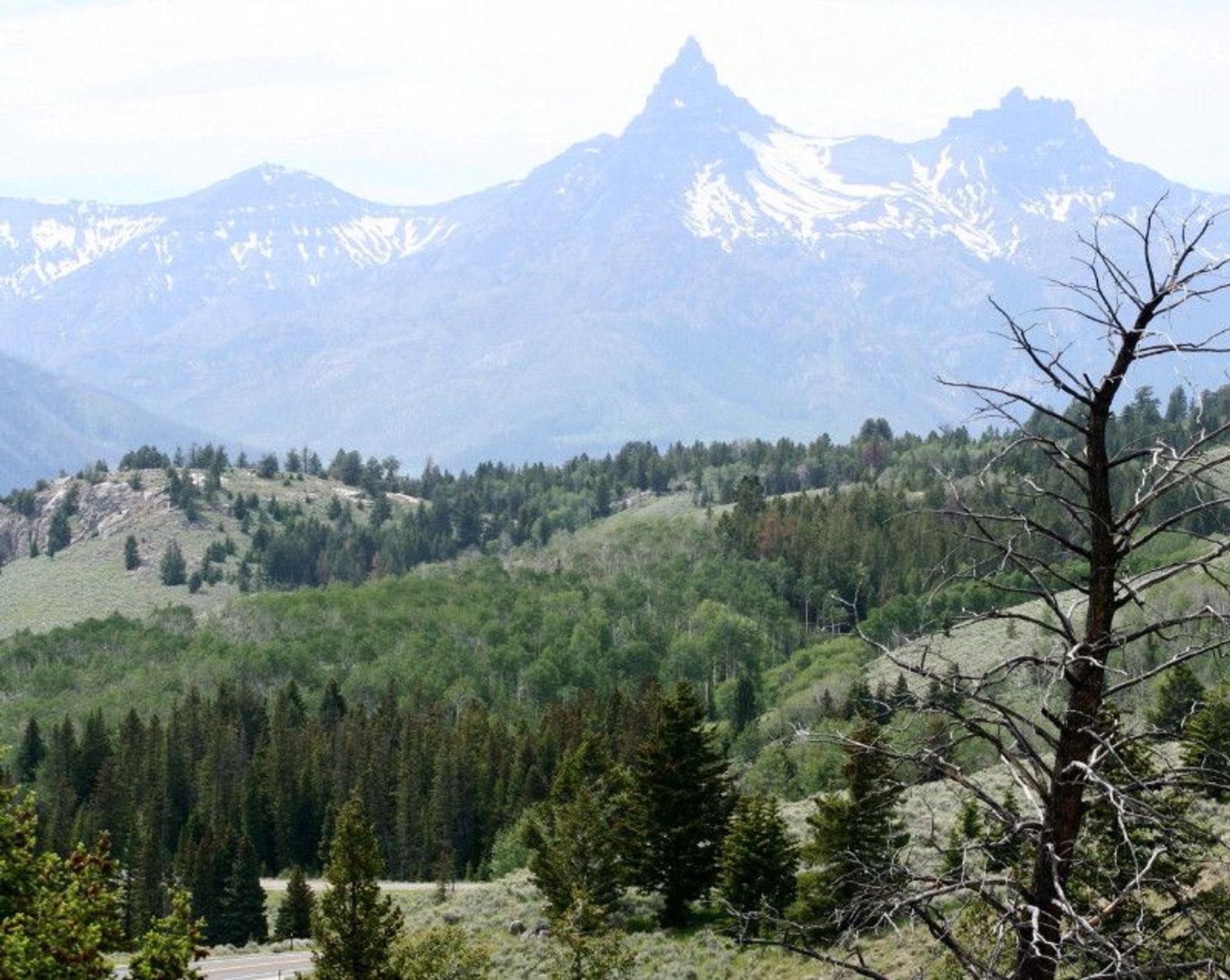 https://www.stateparks.com/beartooth_loop_national_recreation_trail_in_wyoming.html. Photo by Wyoming State Parks.