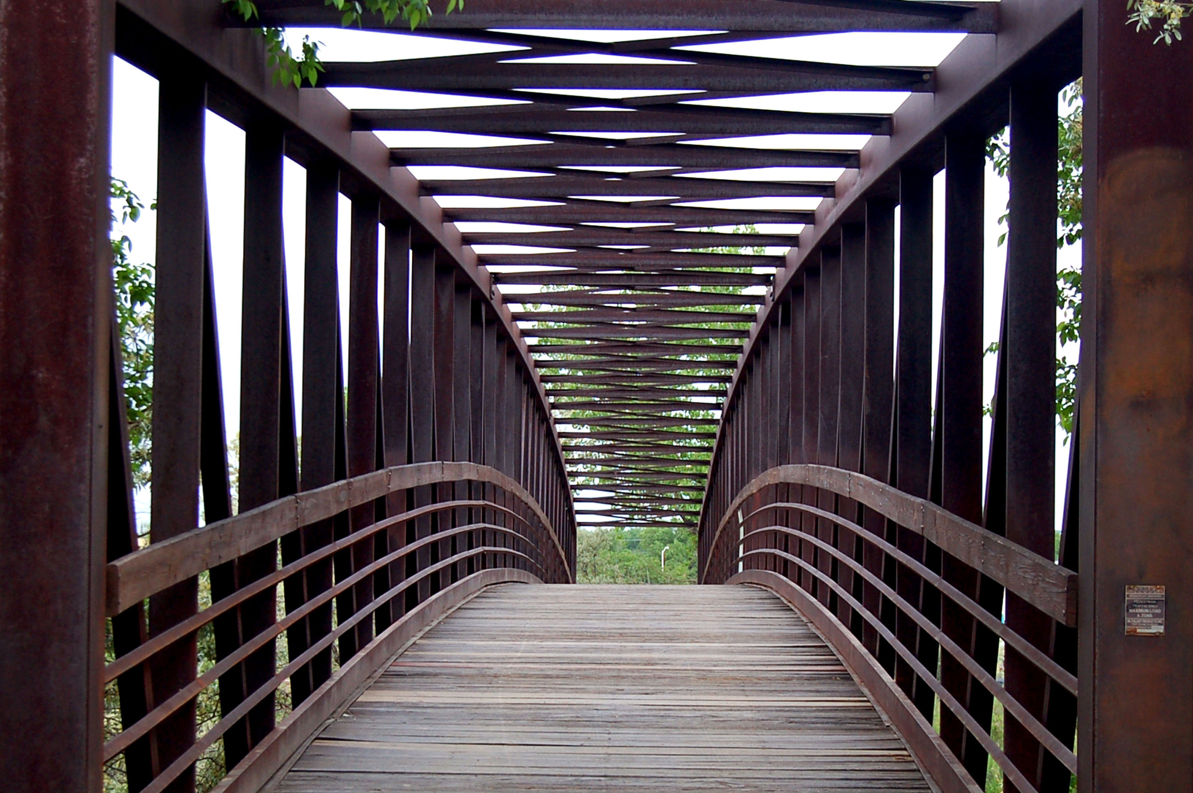 Bridge crossing . Photo by Jody Carman.