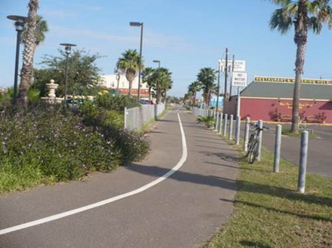 Trail after the Boca Chica Boulevard crossing