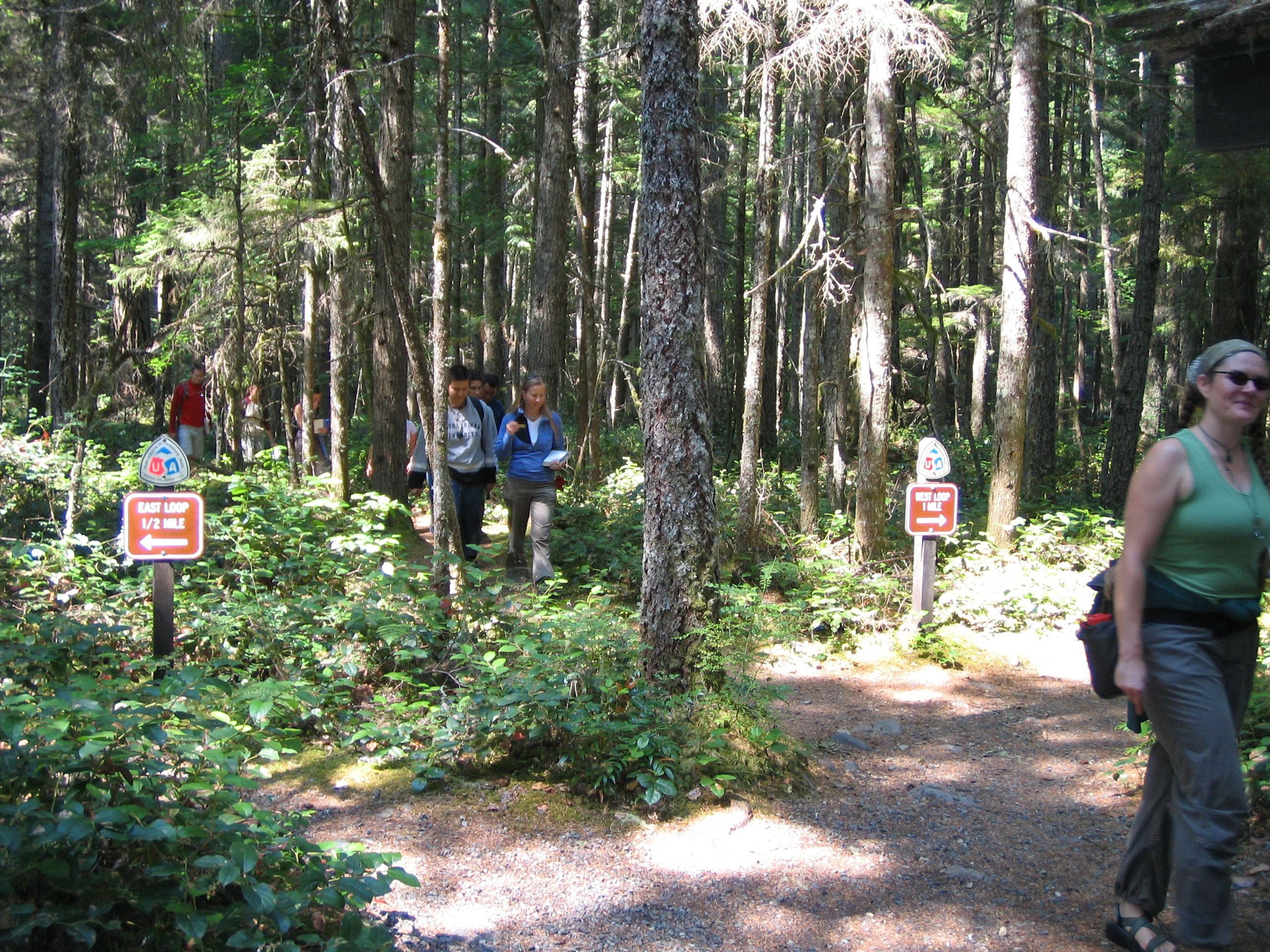 East and West Loop Interpretive Trails. Photo by Washington State Parks.