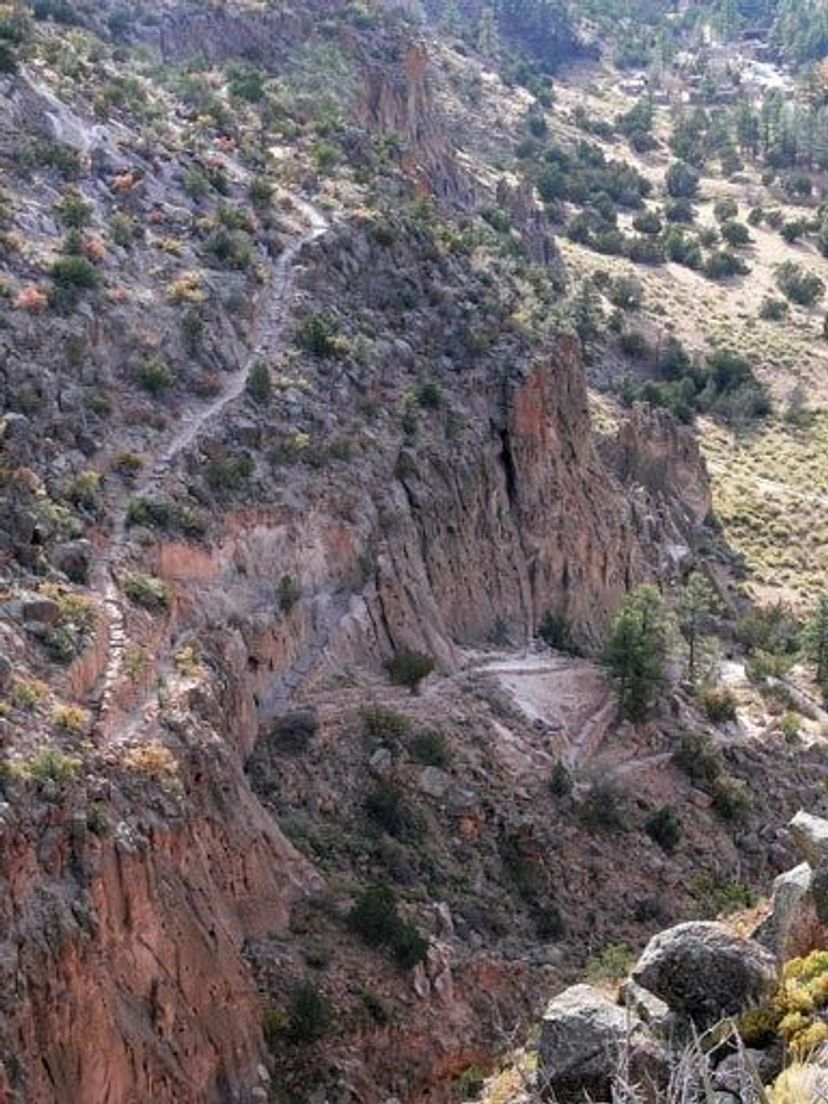 The Frey Trail switchbacks out of Frijoles Canyon and leads to Juniper Campground. Photo by Sally King courtesy NPS.