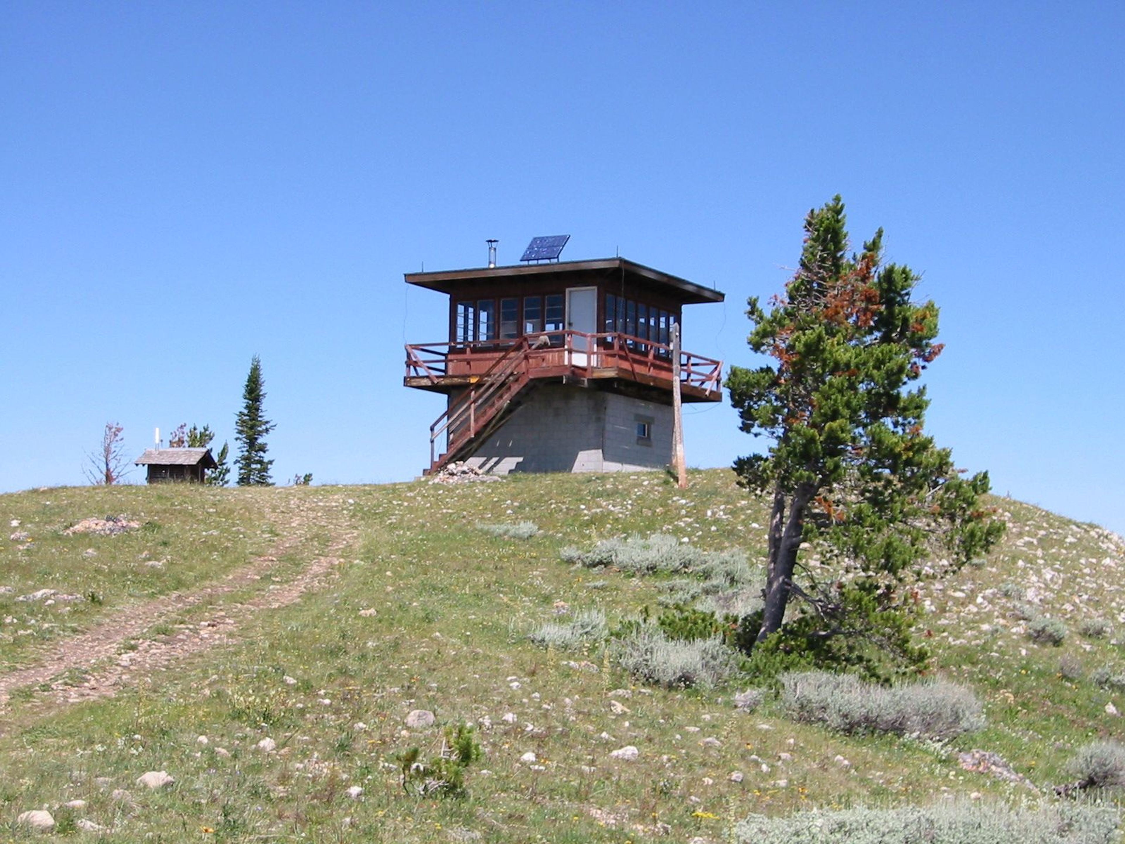 Garnet Mountain fire lookout, now a rental cabin. Photo by USDA Forest Service.