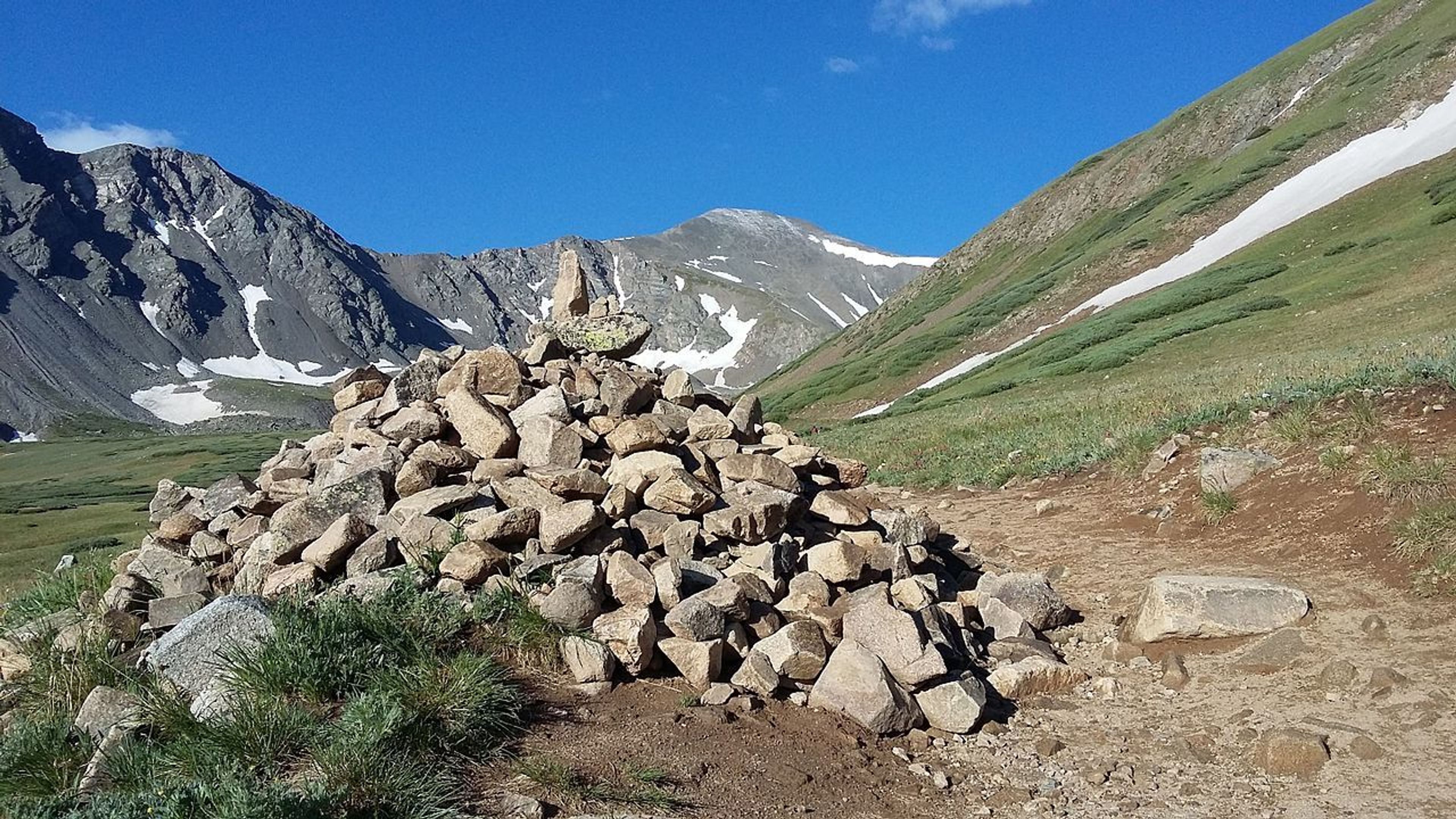 Rock cairn on Grays Peak Trail. Photo by Xnatedawgx, wiki commons.