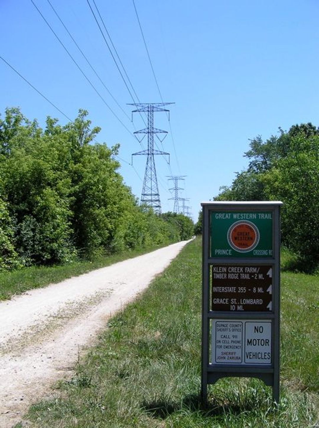 Eastern section of the Great Western Trail at Prince Crossing in West Chicago, at the western terminus. Photo by Lpangelrob.