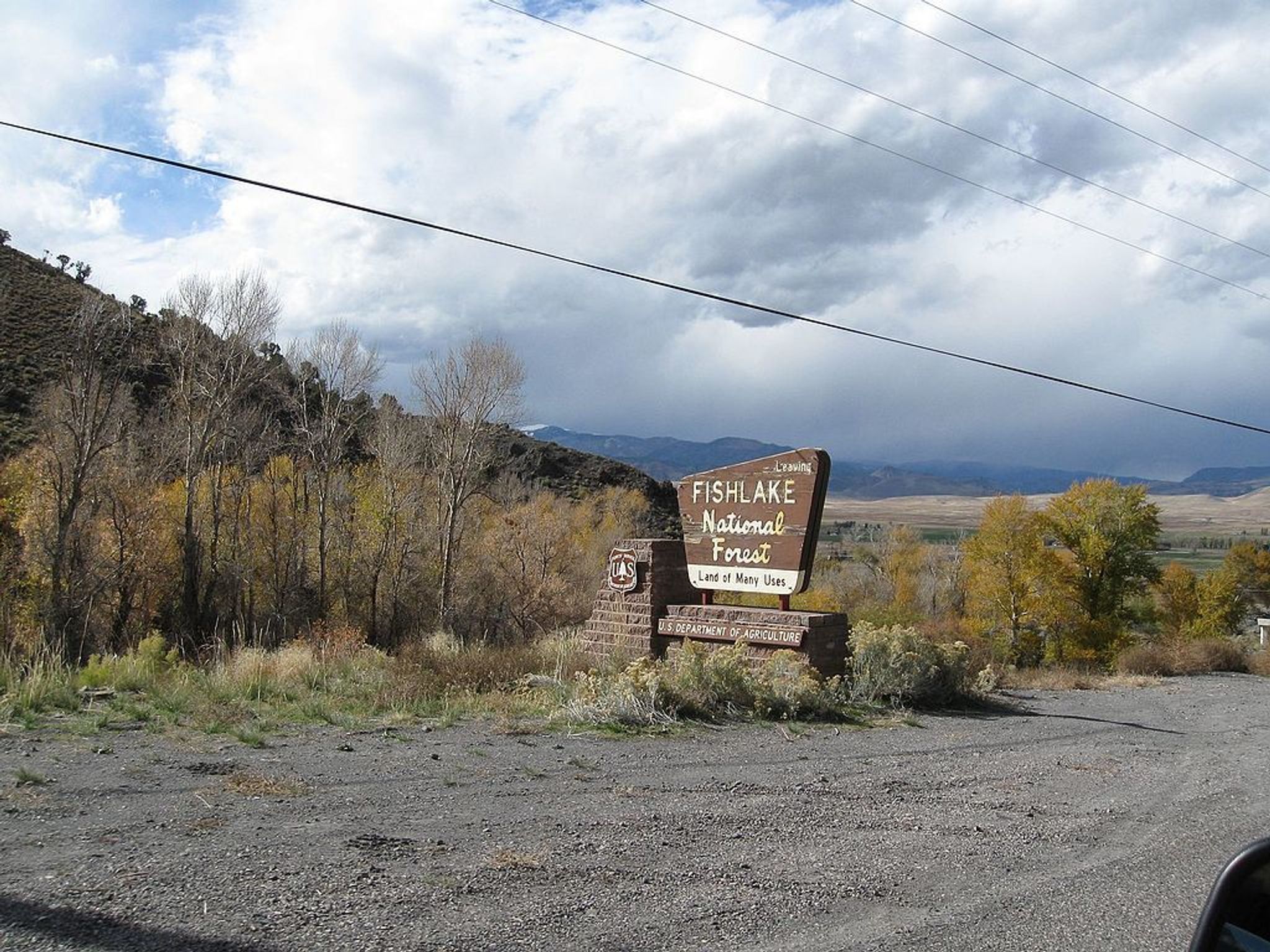 Fishlake National Forest Entrance. Photo by The Dye Clan wiki.