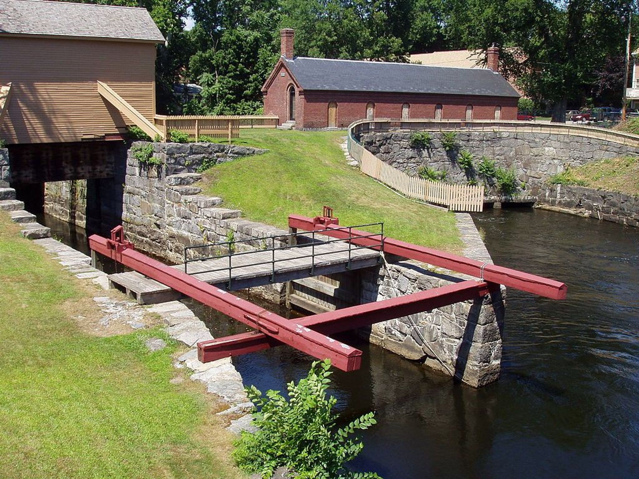 The Great Gate at entrance of Pawtucket Canal. Photo by Daderot wiki.