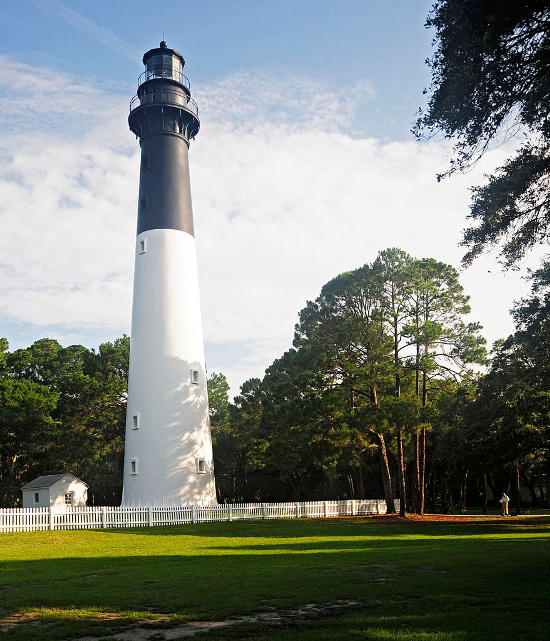 Hunting Island Lighthouse. Photo by Bill Fitzpatrick wiki.